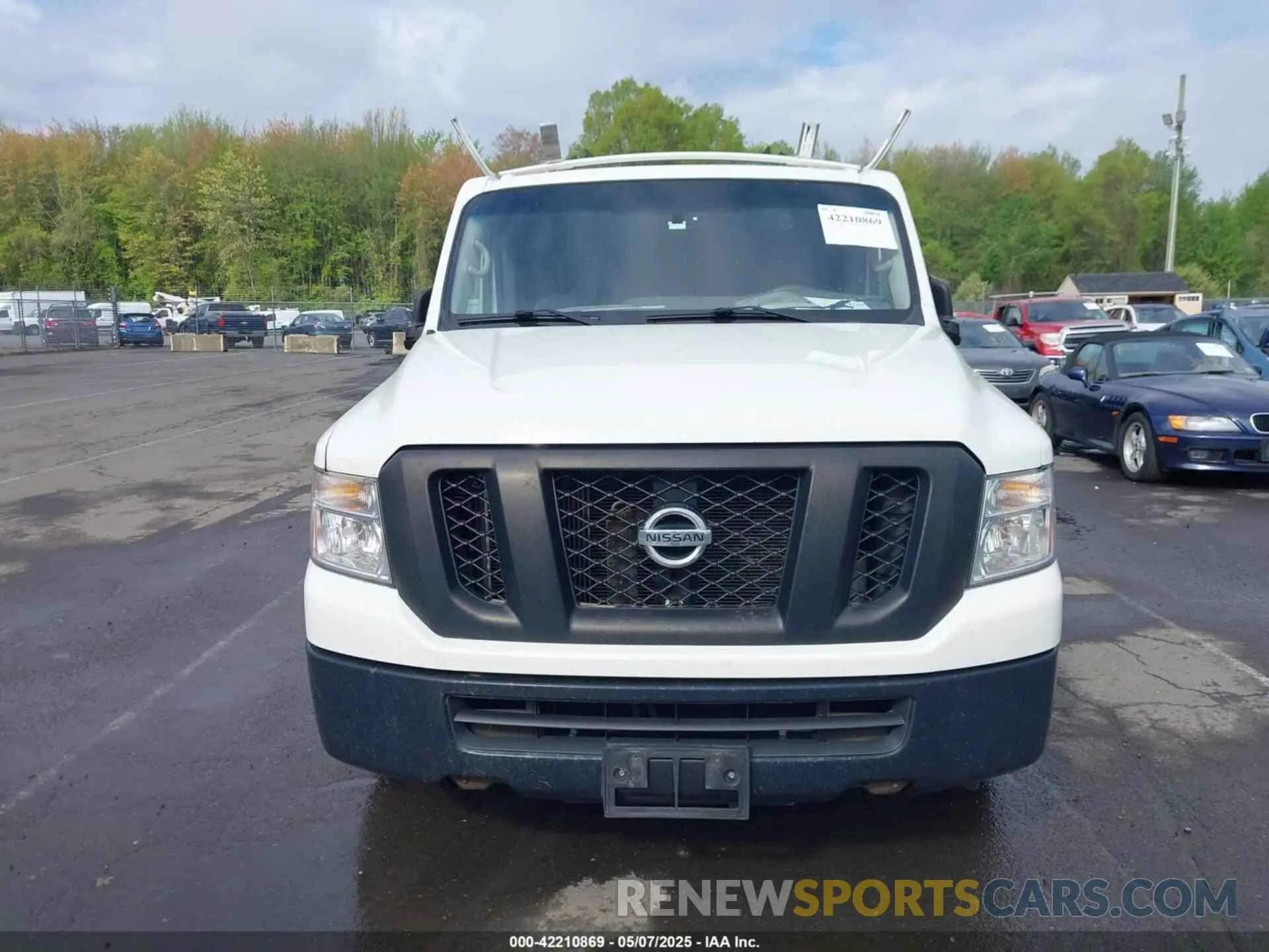 12 fotografías del automóvil dañado 1N6BF0KYXKN802942 NISSAN NV CARGO NV2500 HD 2019