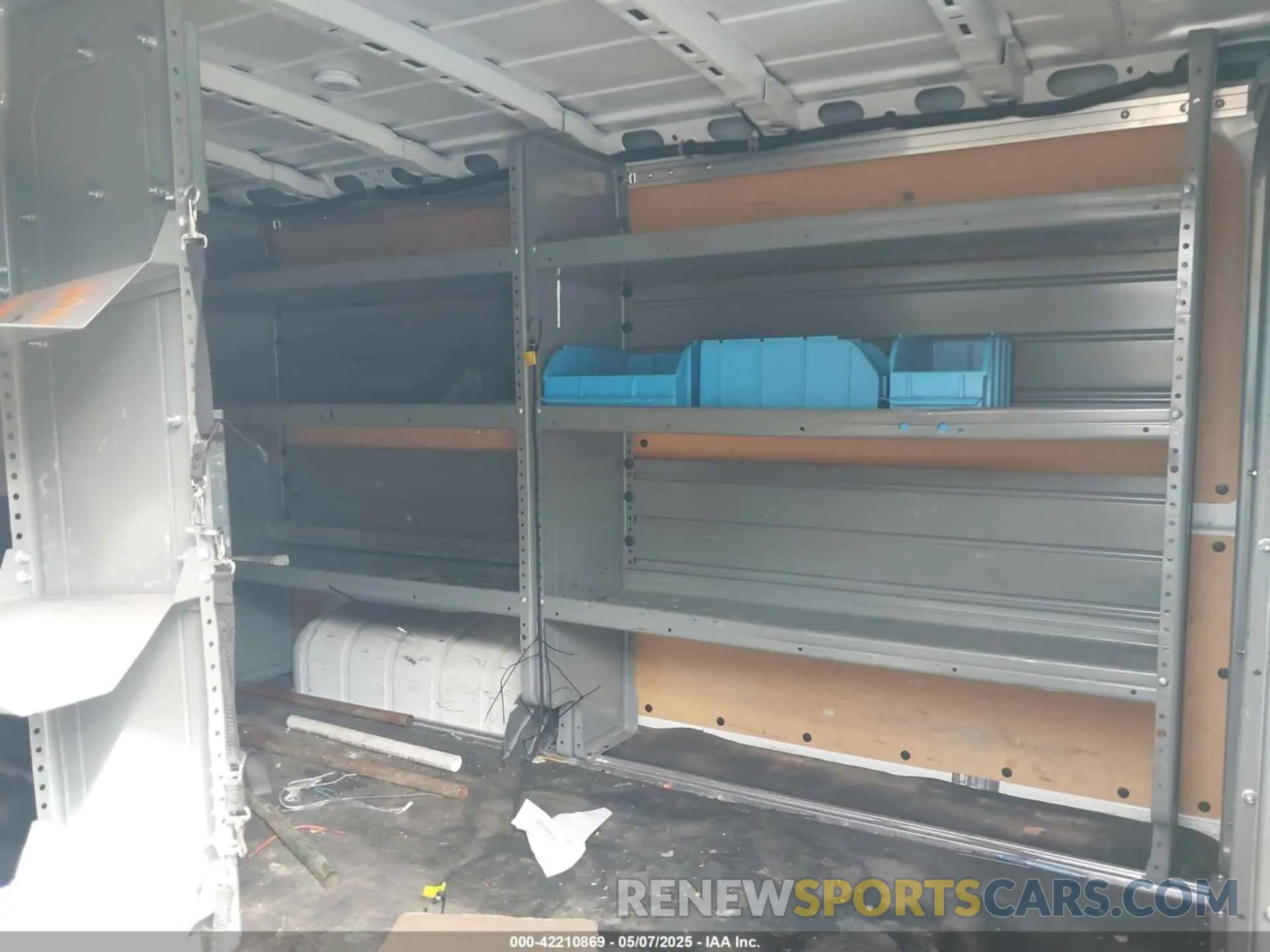 8 fotografías del automóvil dañado 1N6BF0KYXKN802942 NISSAN NV CARGO NV2500 HD 2019