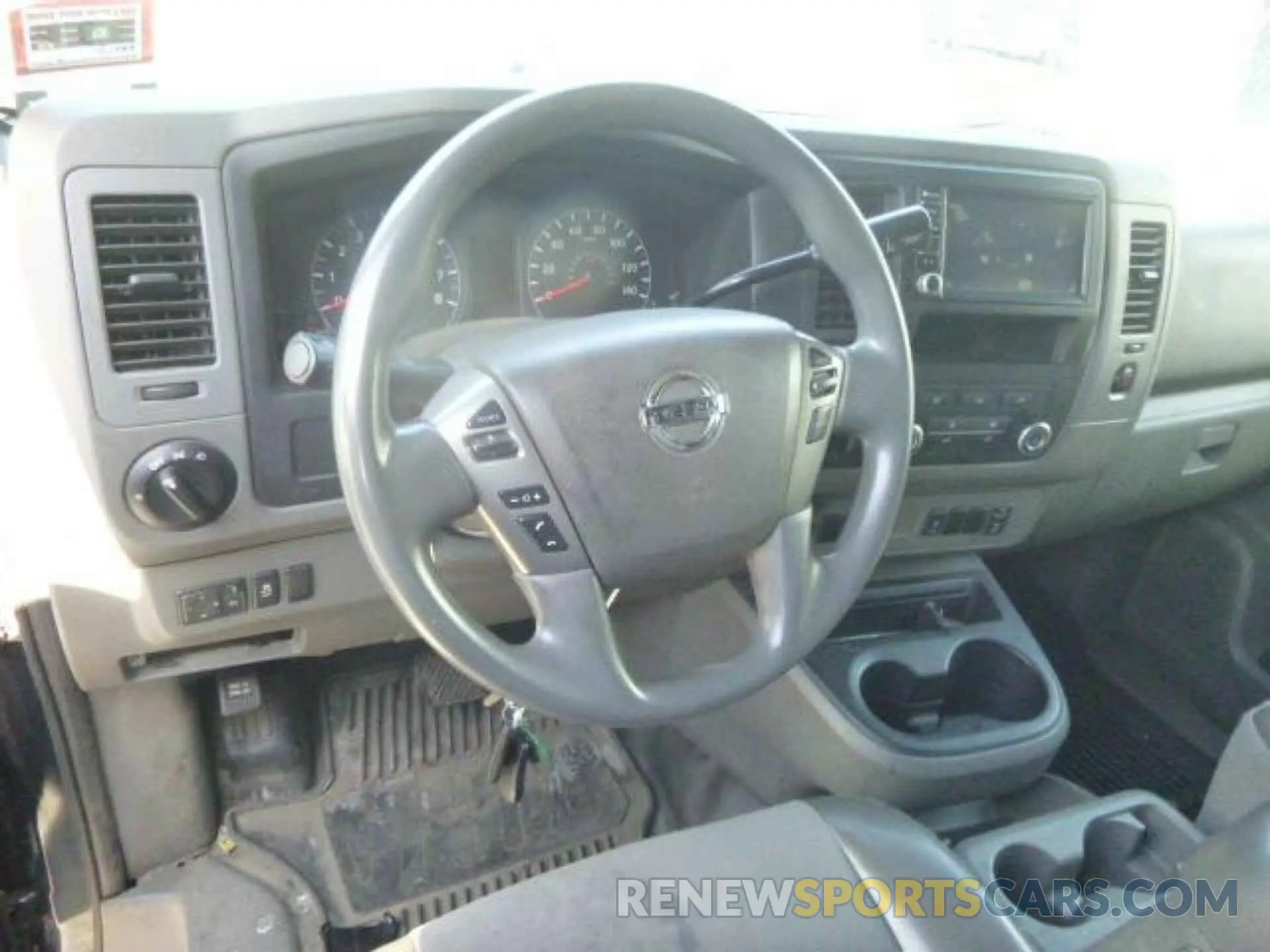 2 fotografías del automóvil dañado 1N6BF0LY3KN807964 NISSAN NV CARGO NV2500 HD 2019