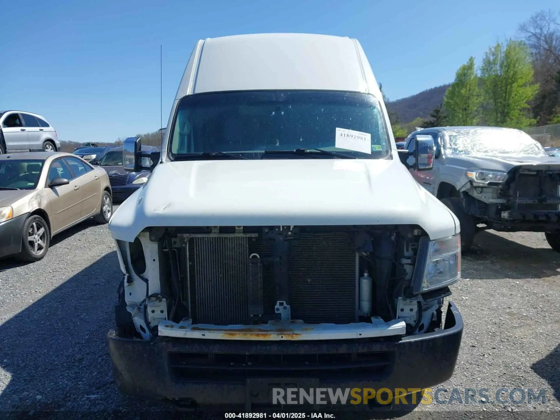 13 fotografías del automóvil dañado 1N6AF0LY5LN809499 NISSAN NV CARGO NV2500 HD 2020