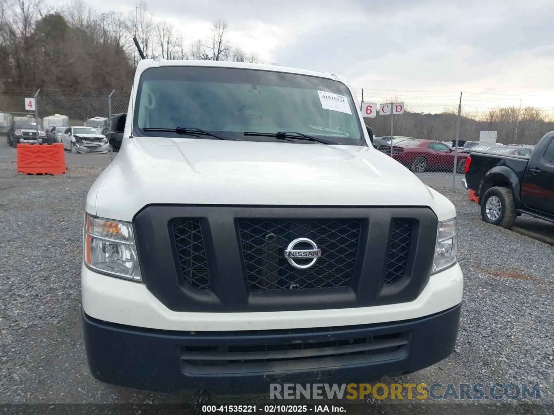 12 fotografías del automóvil dañado 1N6BF0KY2LN810888 NISSAN NV CARGO NV2500 HD 2020