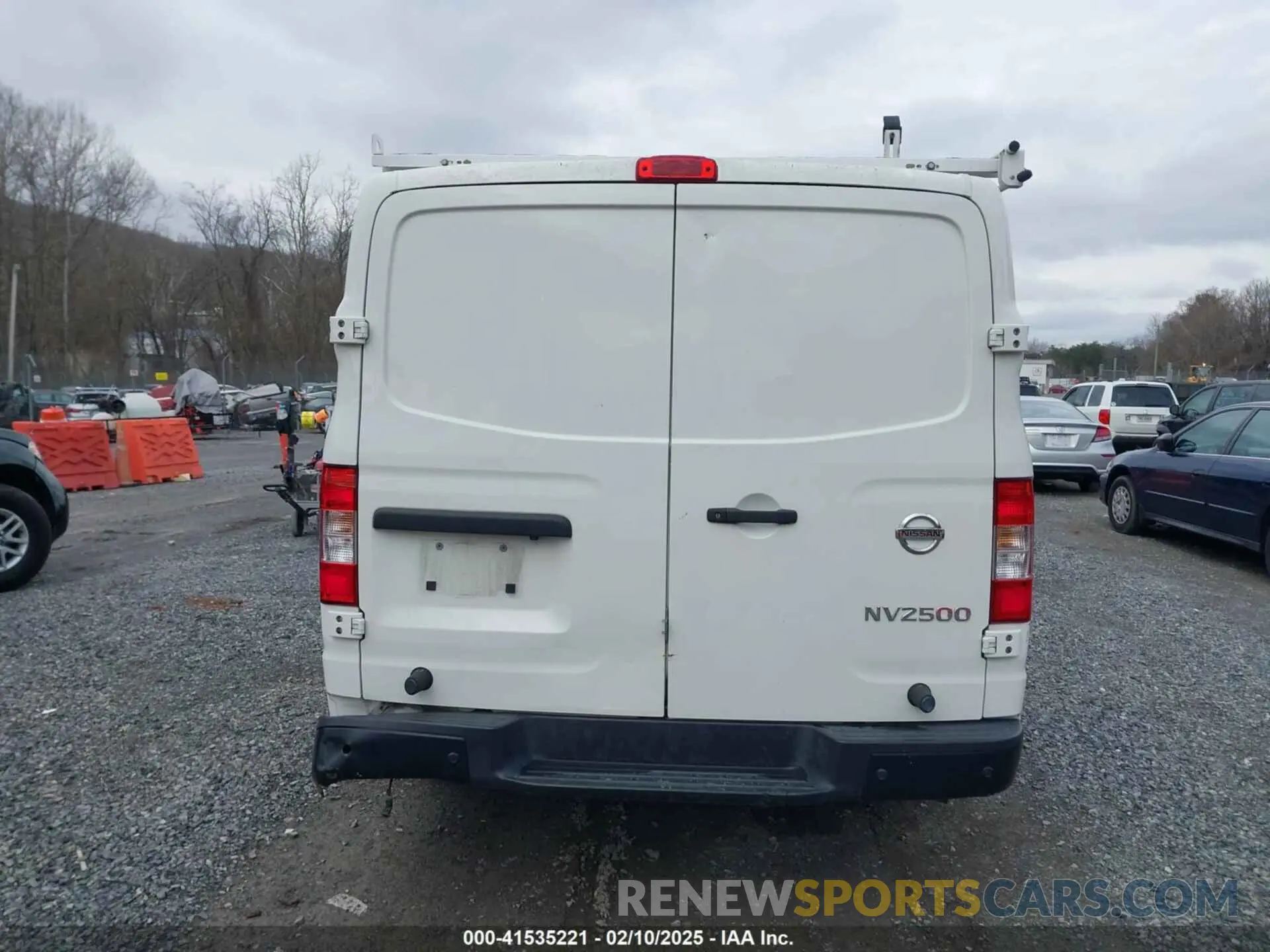 16 fotografías del automóvil dañado 1N6BF0KY2LN810888 NISSAN NV CARGO NV2500 HD 2020