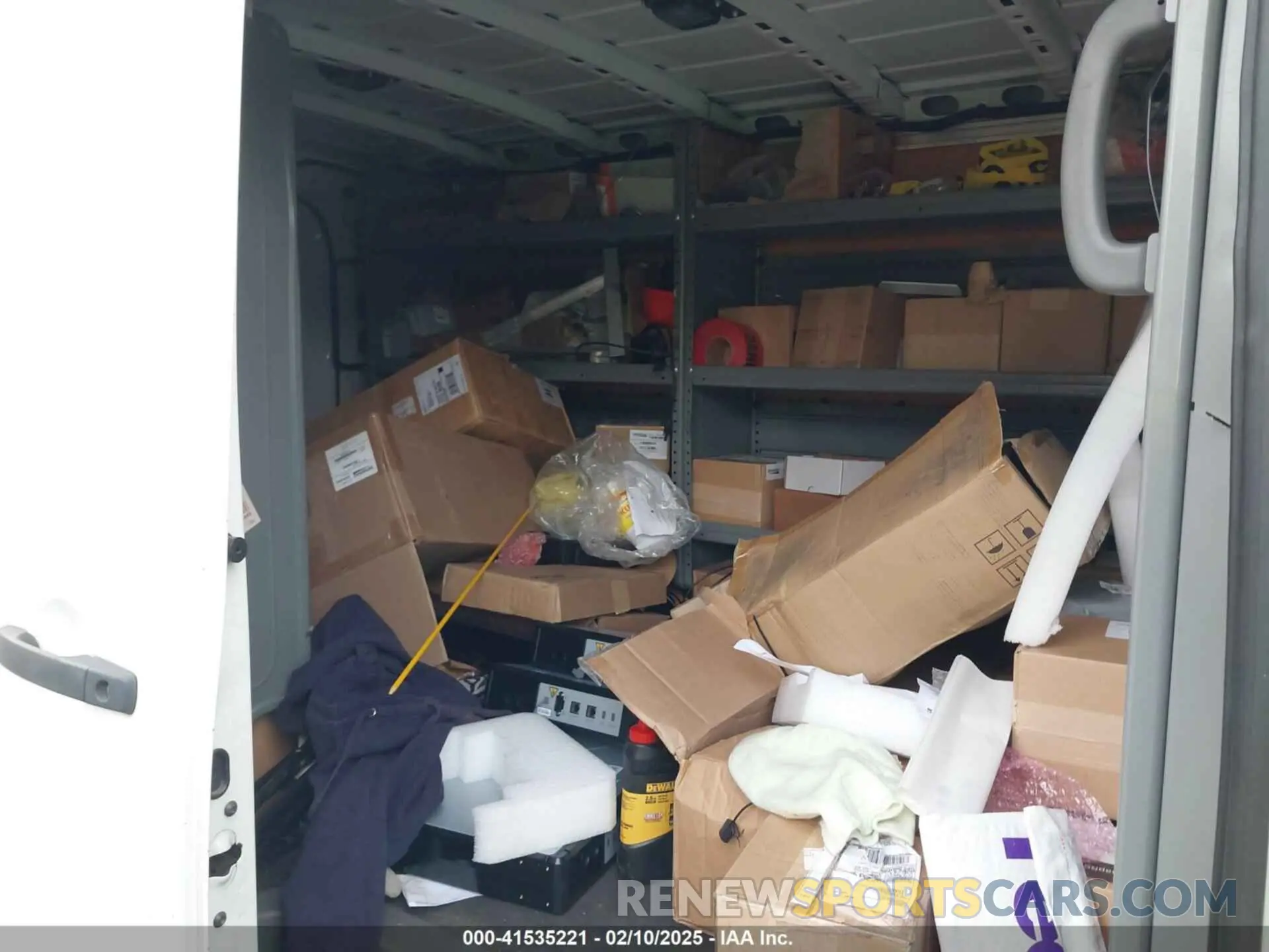 8 fotografías del automóvil dañado 1N6BF0KY2LN810888 NISSAN NV CARGO NV2500 HD 2020
