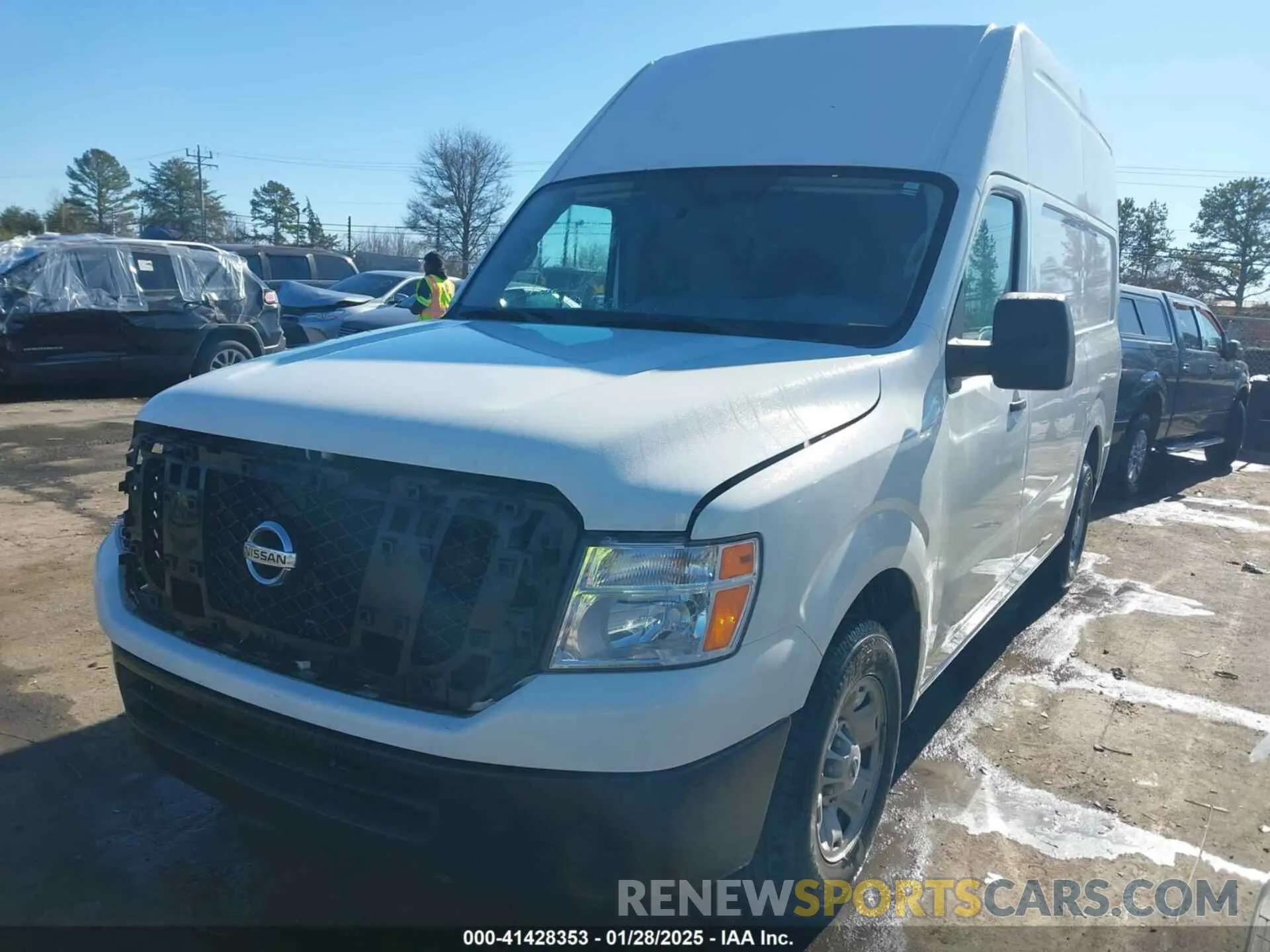2 fotografías del automóvil dañado 1N6BF0LY2LN804118 NISSAN NV CARGO NV2500 HD 2020