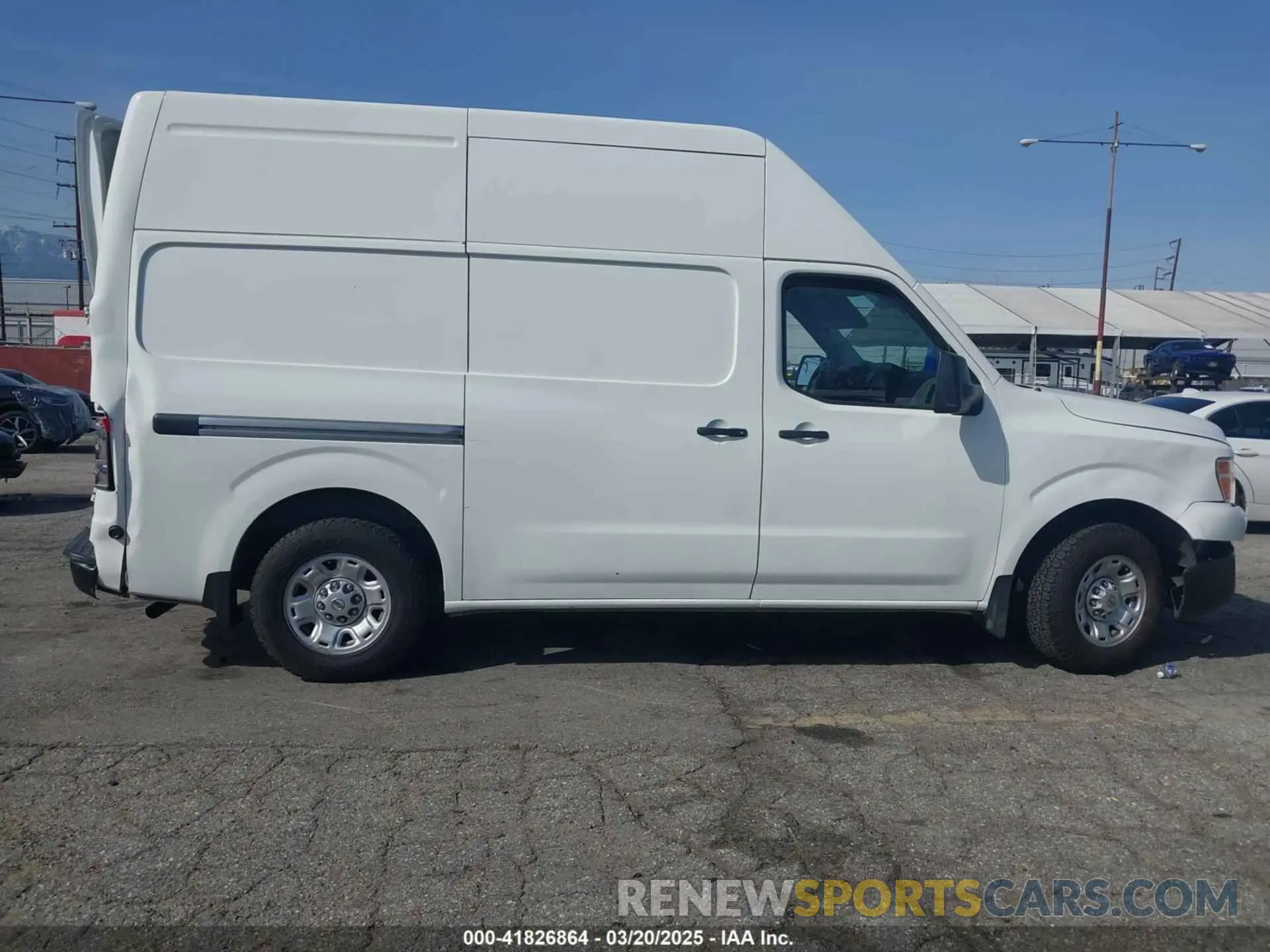 13 fotografías del automóvil dañado 1N6BF0LY3LN811787 NISSAN NV CARGO NV2500 HD 2020