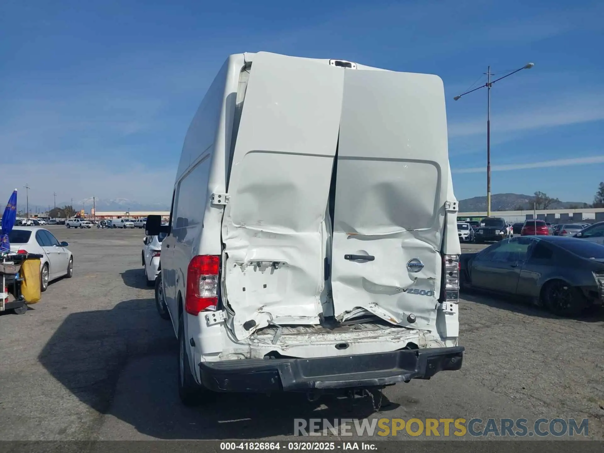 16 fotografías del automóvil dañado 1N6BF0LY3LN811787 NISSAN NV CARGO NV2500 HD 2020