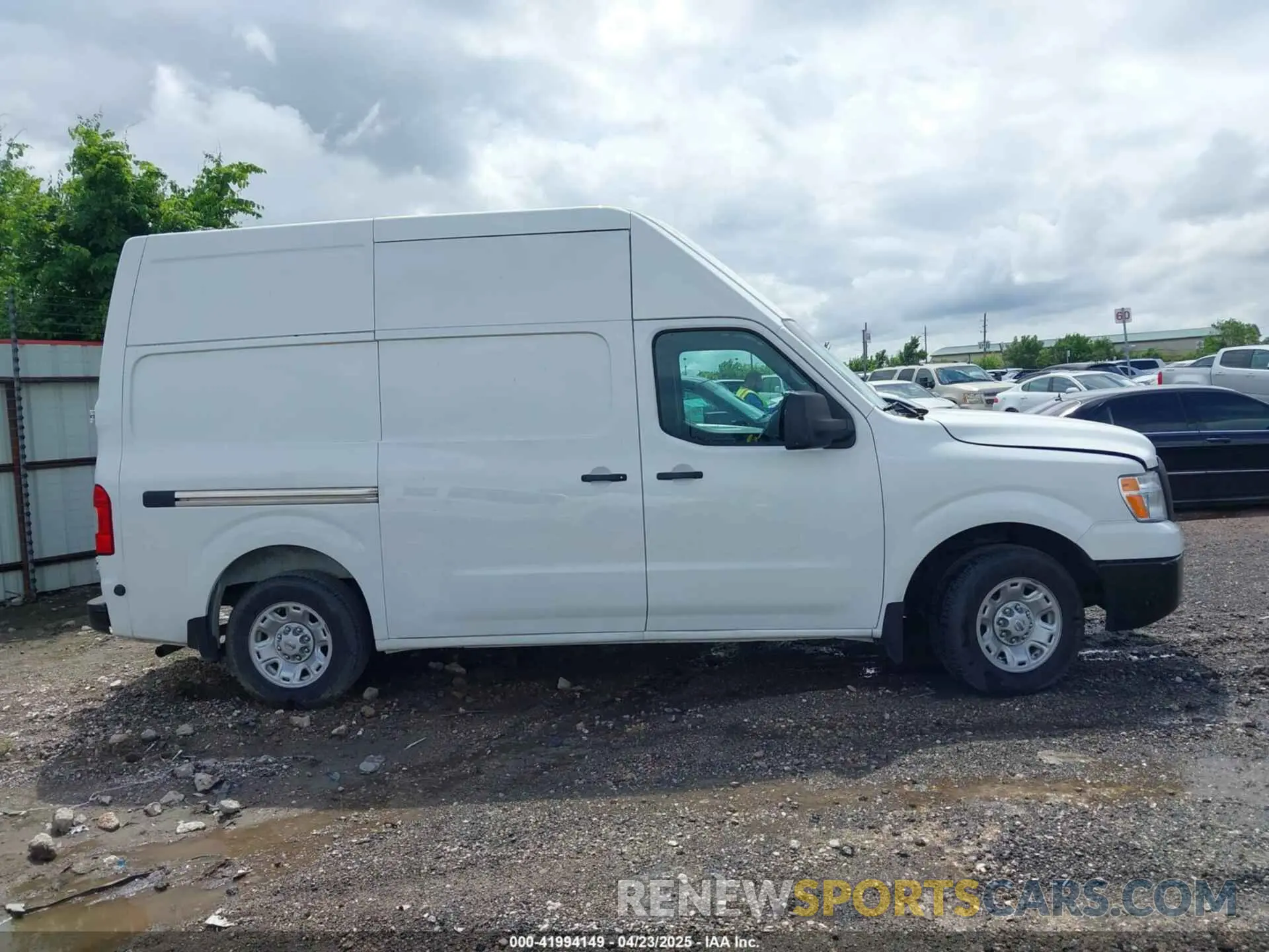 13 fotografías del automóvil dañado 1N6BF0LY9MN808457 NISSAN NV CARGO NV2500 HD 2021