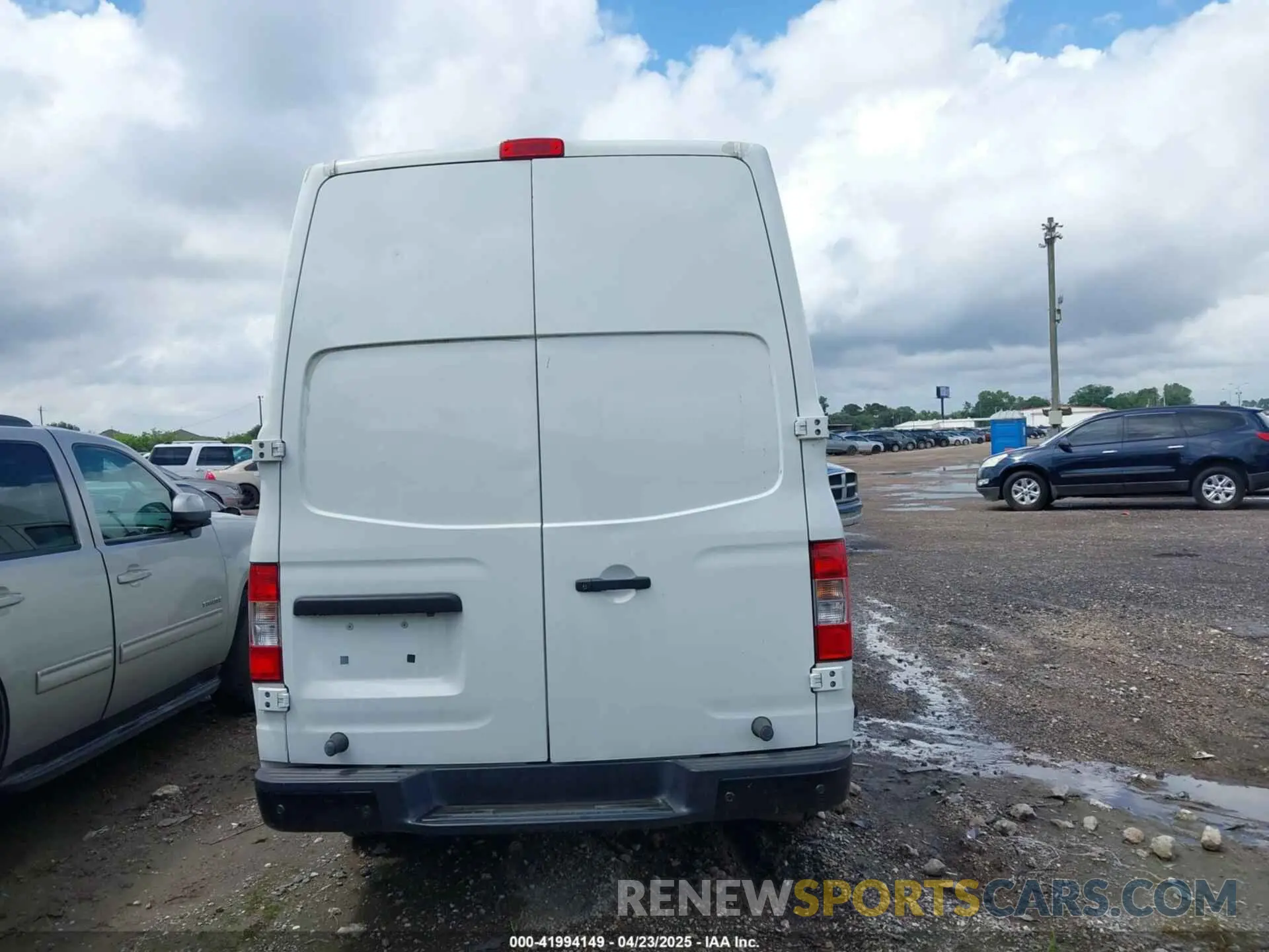 16 fotografías del automóvil dañado 1N6BF0LY9MN808457 NISSAN NV CARGO NV2500 HD 2021