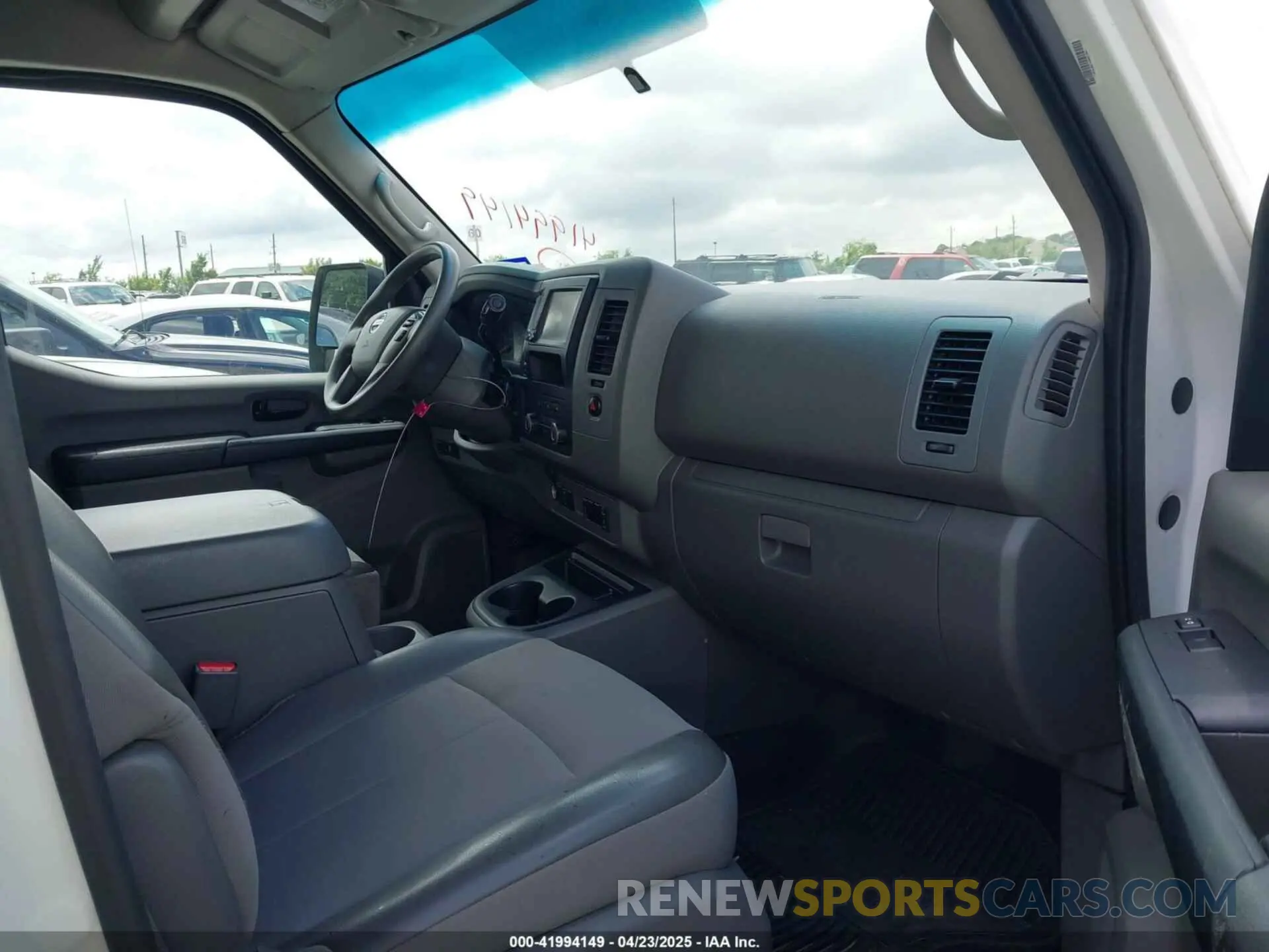 5 fotografías del automóvil dañado 1N6BF0LY9MN808457 NISSAN NV CARGO NV2500 HD 2021