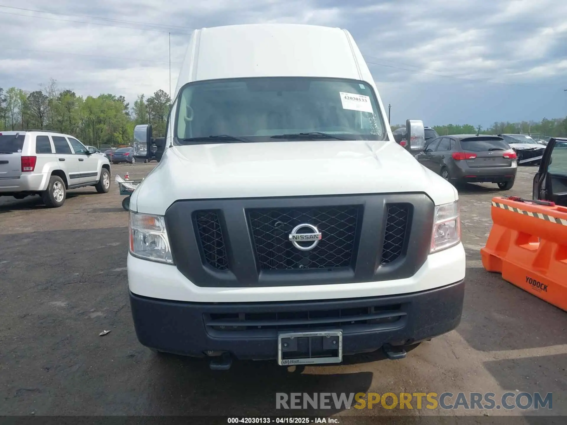 12 fotografías del automóvil dañado 1N6AF0LY0LN804839 NISSAN NV CARGO NV3500 HD 2020