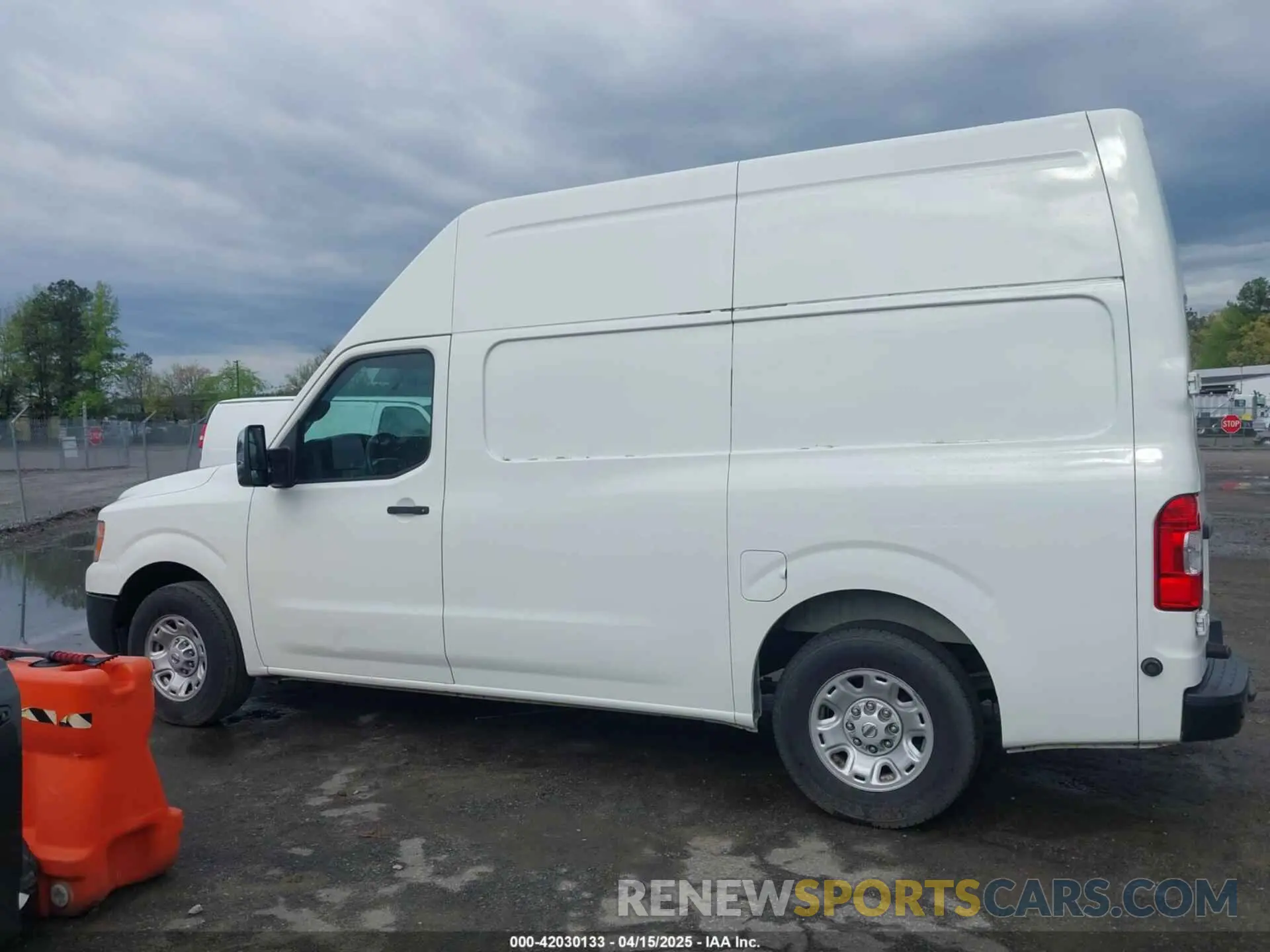 14 fotografías del automóvil dañado 1N6AF0LY0LN804839 NISSAN NV CARGO NV3500 HD 2020