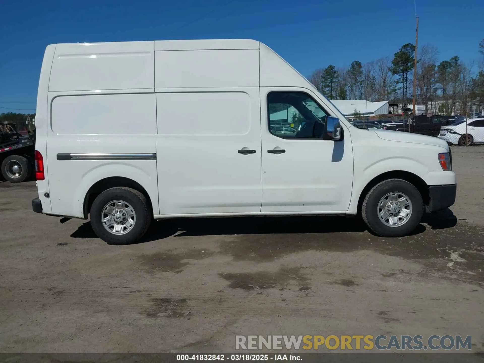13 fotografías del automóvil dañado 1N6AF0LY4LN803404 NISSAN NV CARGO NV3500 HD 2020