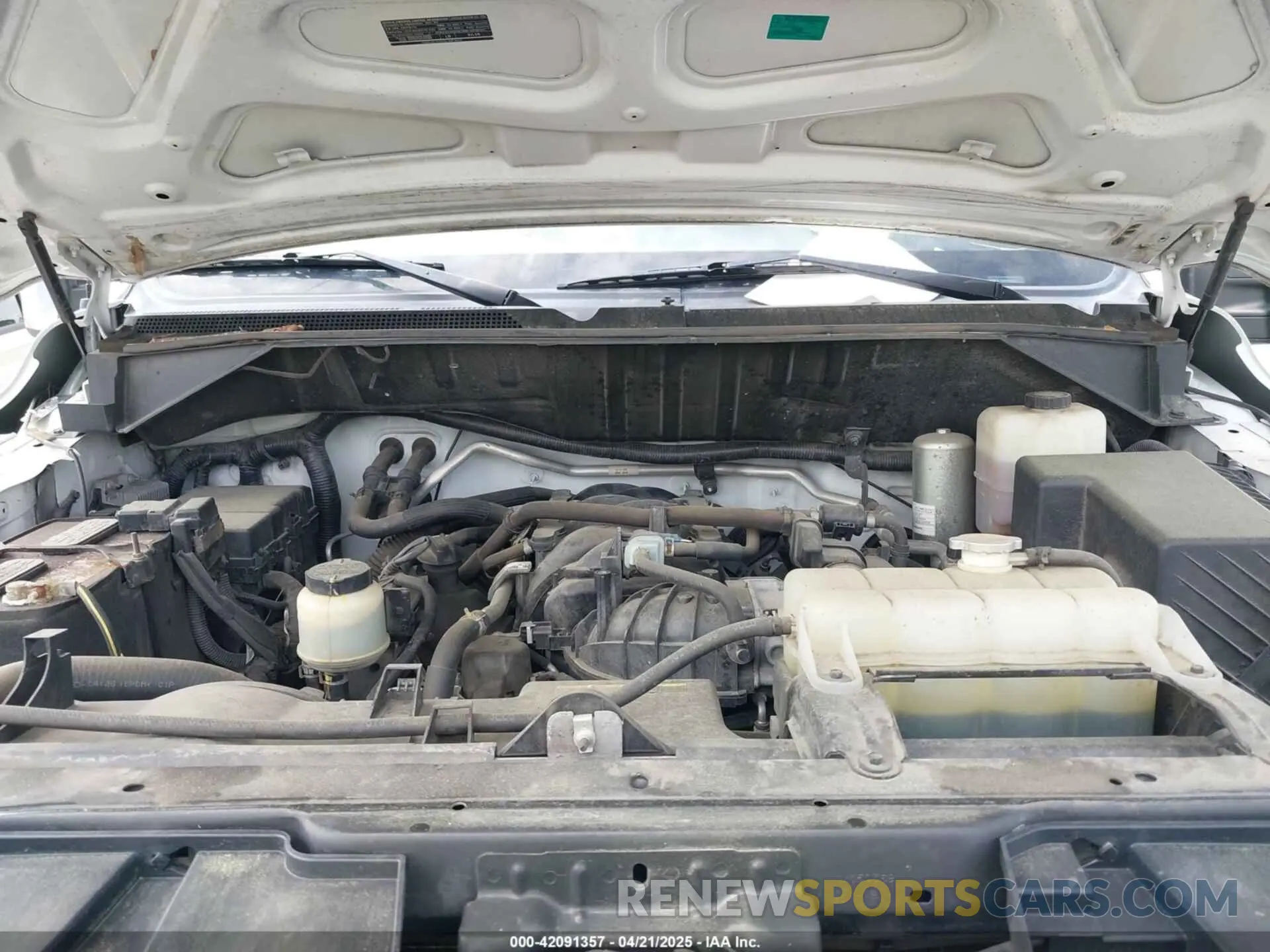 10 fotografías del automóvil dañado 1N6AF0LY9MN802430 NISSAN NV CARGO NV3500 HD 2021