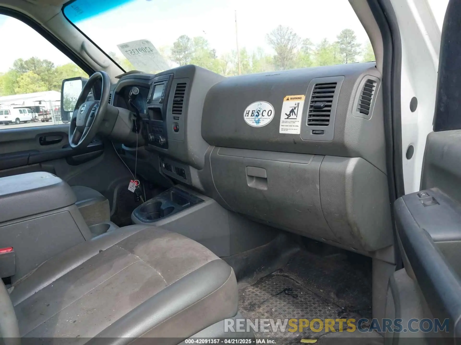 5 fotografías del automóvil dañado 1N6AF0LY9MN802430 NISSAN NV CARGO NV3500 HD 2021