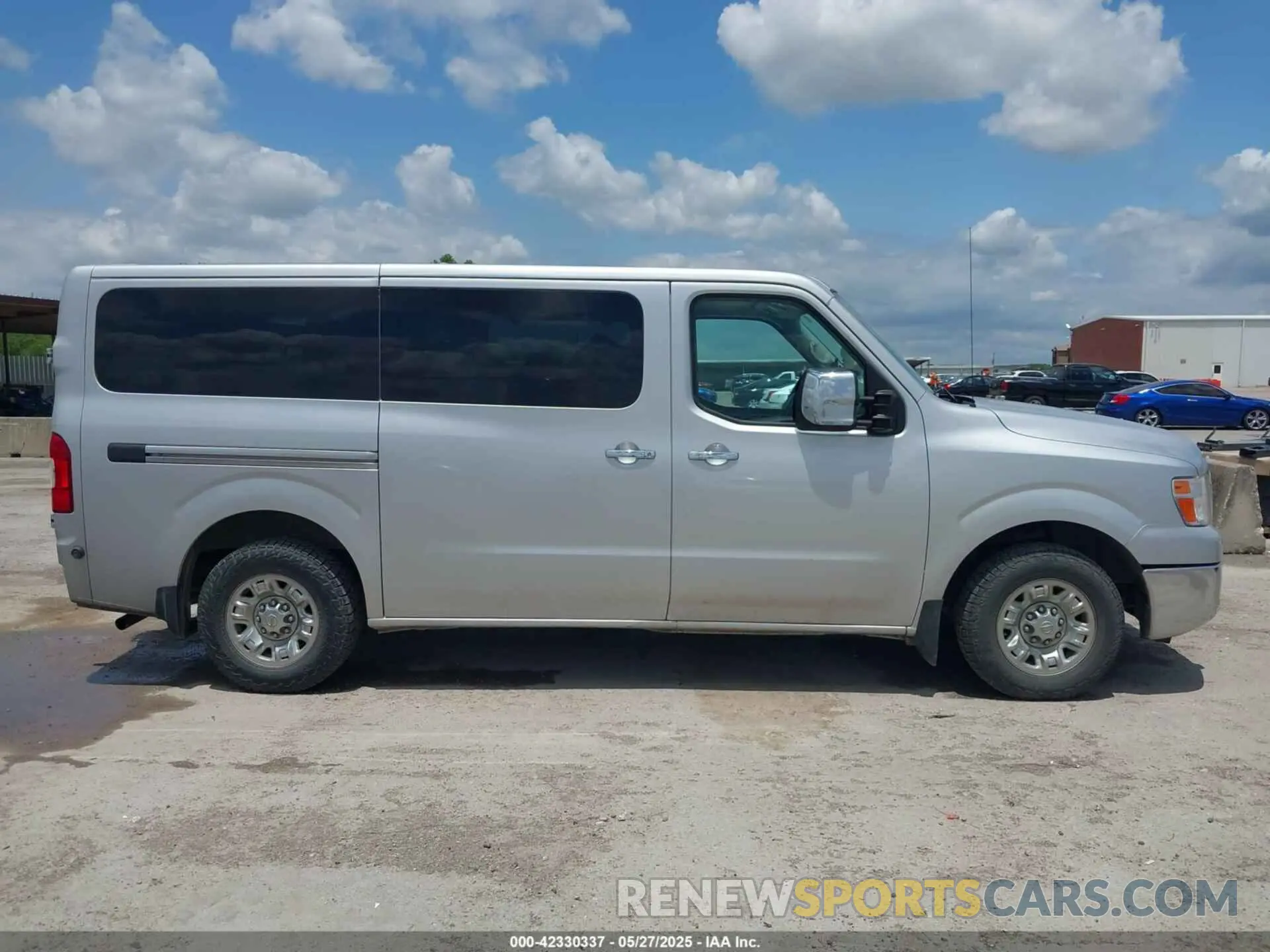 13 fotografías del automóvil dañado 5BZAF0AA2KN852771 NISSAN NV PASSENGER NV3500 HD 2019