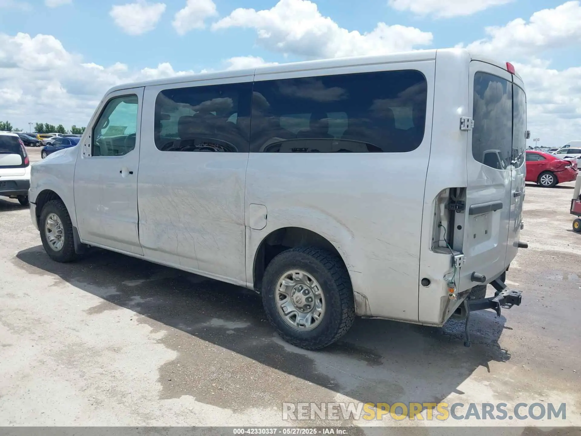 3 fotografías del automóvil dañado 5BZAF0AA2KN852771 NISSAN NV PASSENGER NV3500 HD 2019