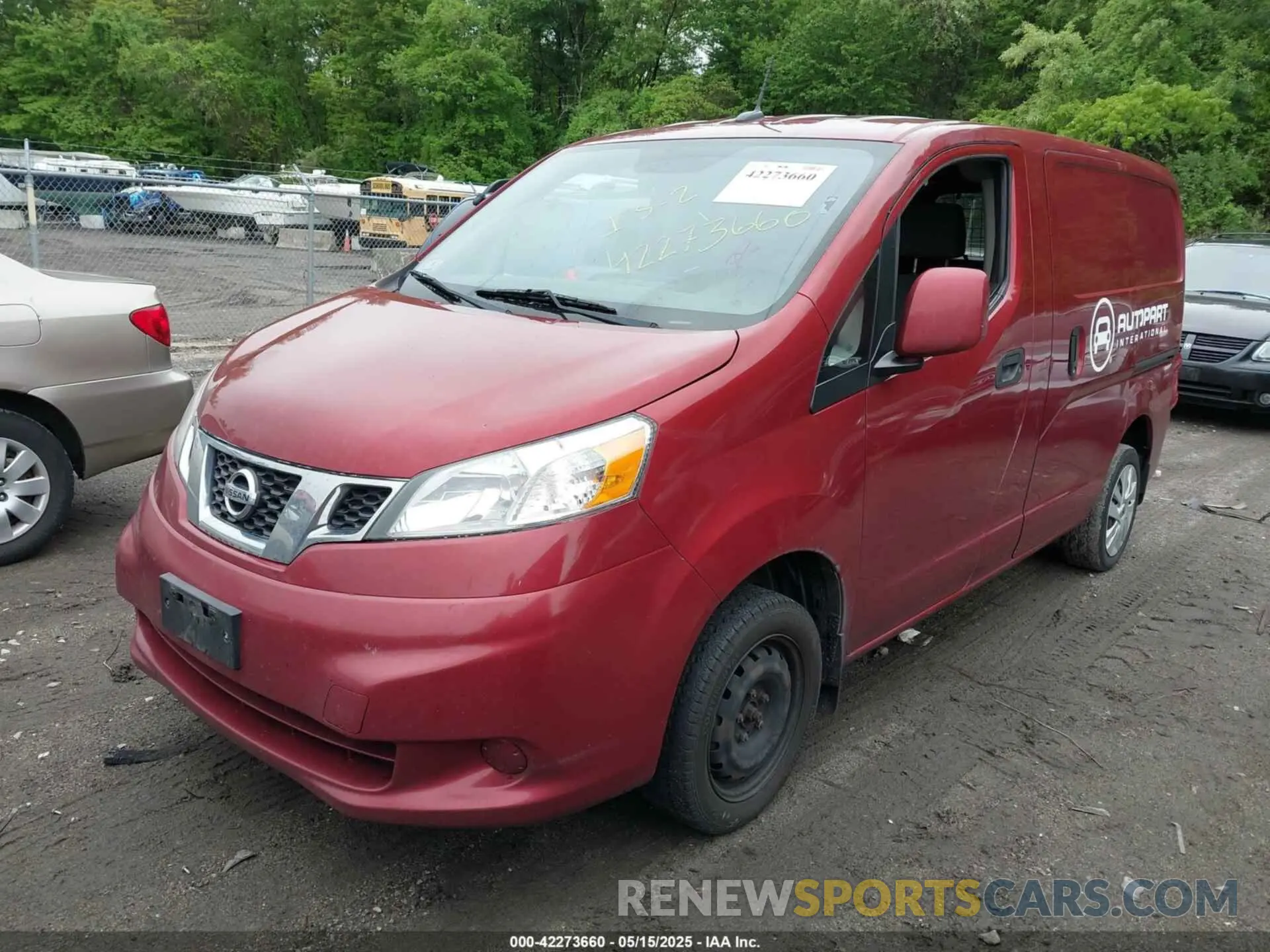 2 fotografías del automóvil dañado 3N6CM0KN3KK694587 NISSAN NV200 2019