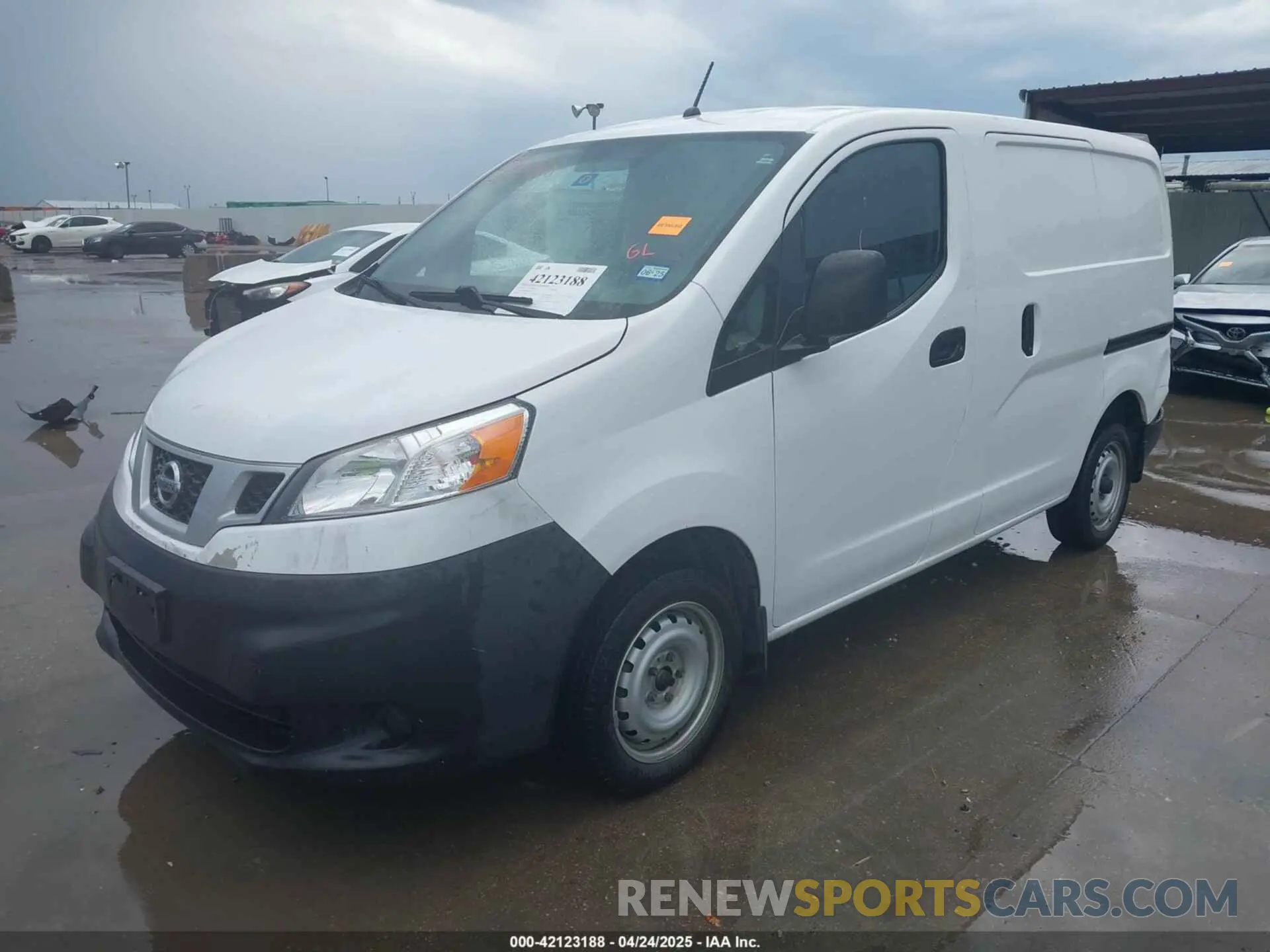 2 fotografías del automóvil dañado 3N6CM0KN3KK699370 NISSAN NV200 2019