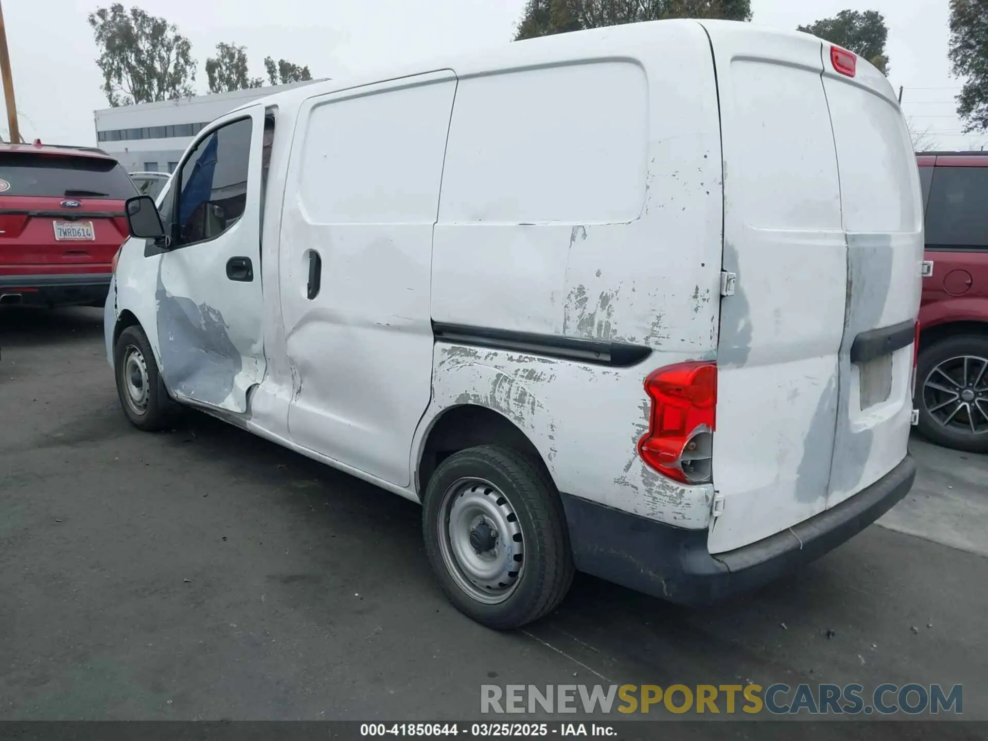 3 fotografías del automóvil dañado 3N6CM0KN3KK700386 NISSAN NV200 2019