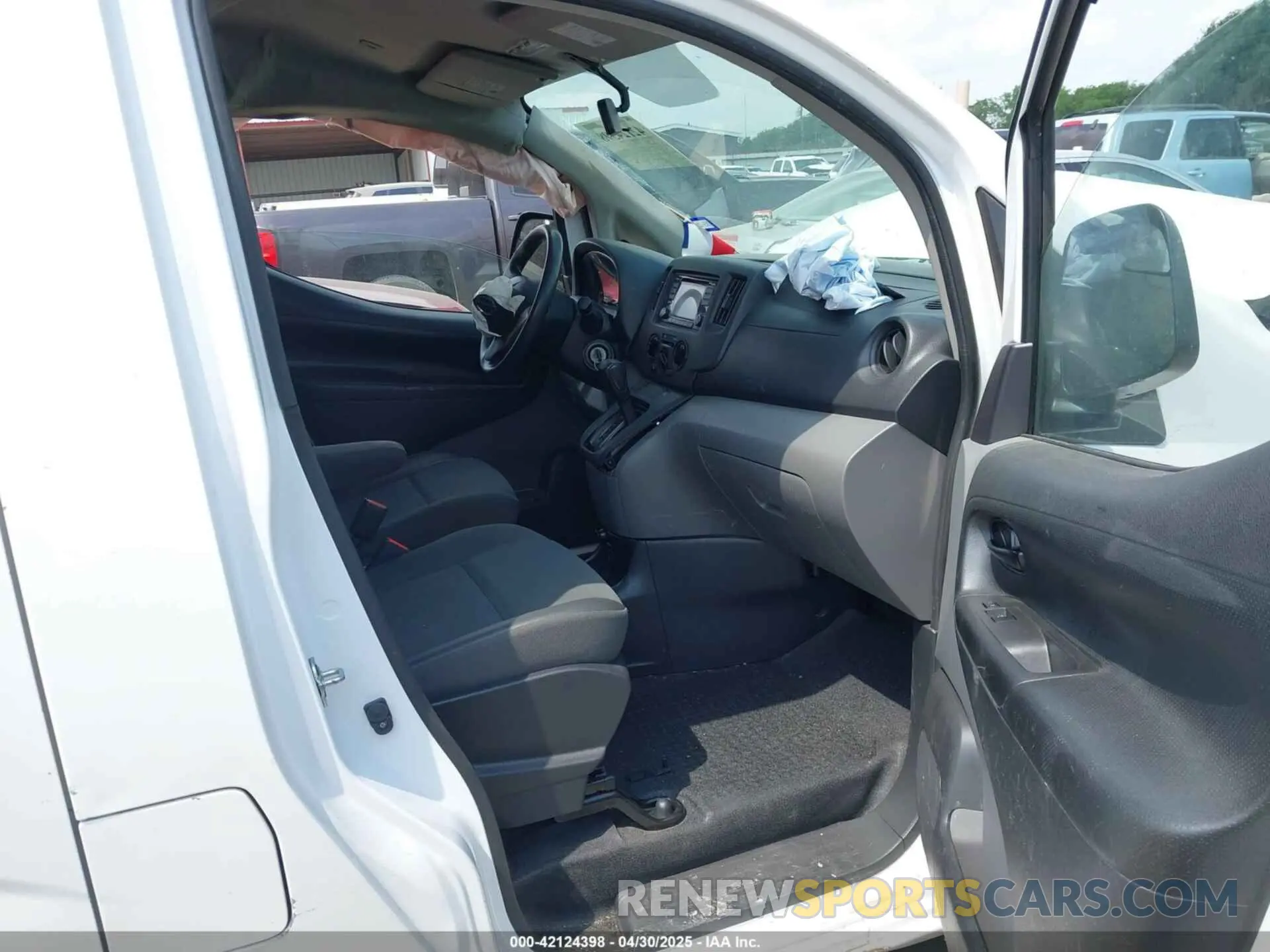 5 fotografías del automóvil dañado 3N6CM0KN3KK710805 NISSAN NV200 2019