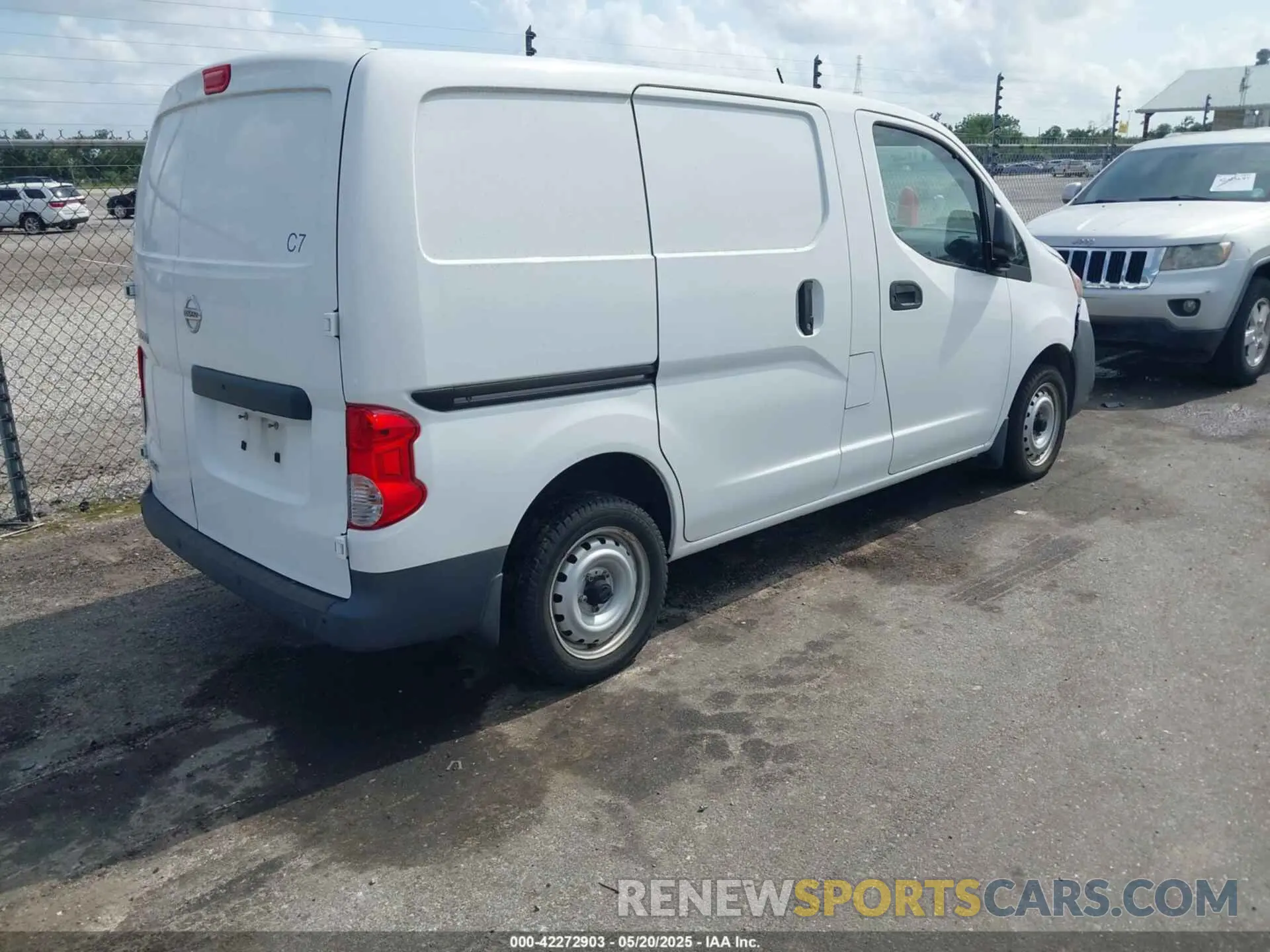4 fotografías del automóvil dañado 3N6CM0KN5KK695904 NISSAN NV200 2019
