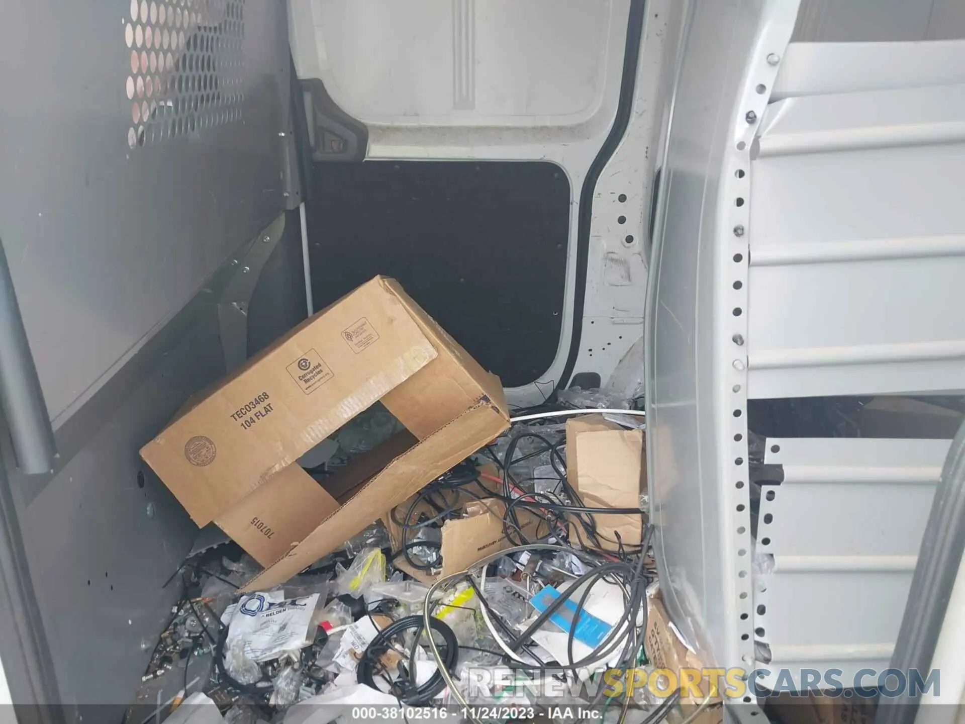 8 fotografías del automóvil dañado 3N6CM0KN5KK697961 NISSAN NV200 2019