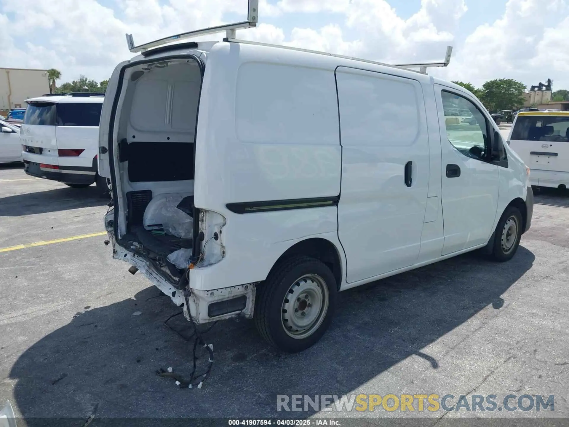 4 fotografías del automóvil dañado 3N6CM0KN7KK694253 NISSAN NV200 2019