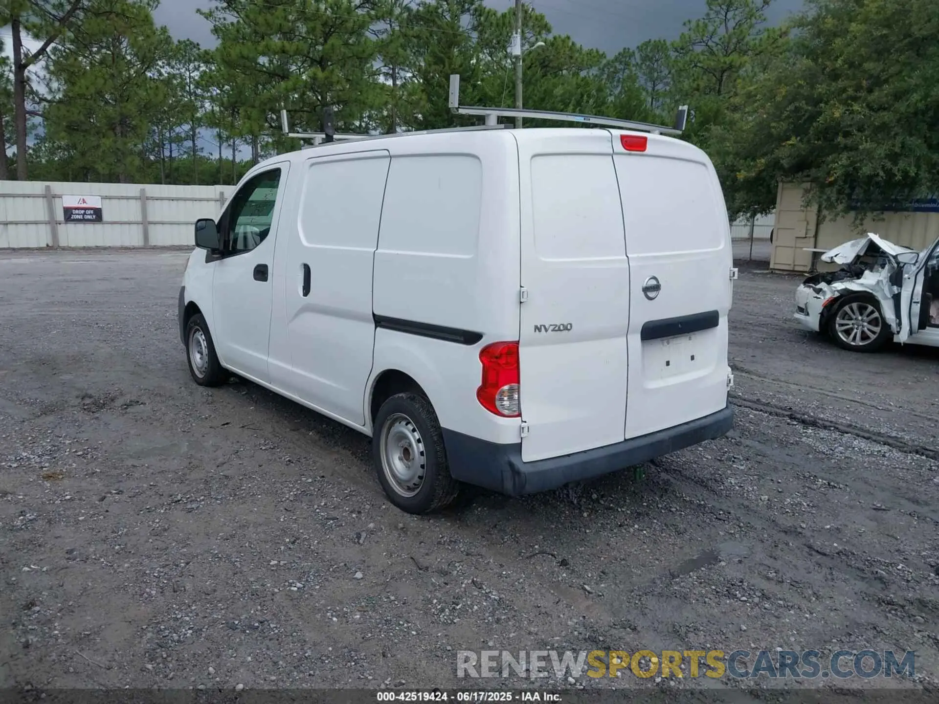 3 fotografías del automóvil dañado 3N6CM0KN8KK698828 NISSAN NV200 2019