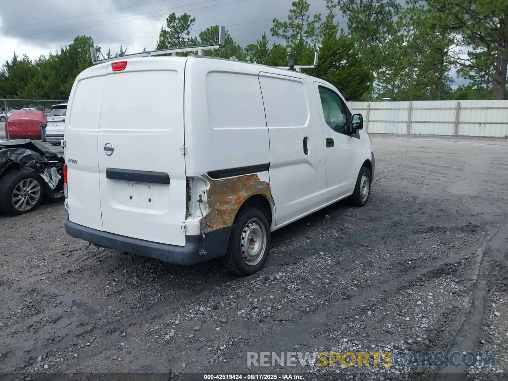 4 fotografías del automóvil dañado 3N6CM0KN8KK698828 NISSAN NV200 2019