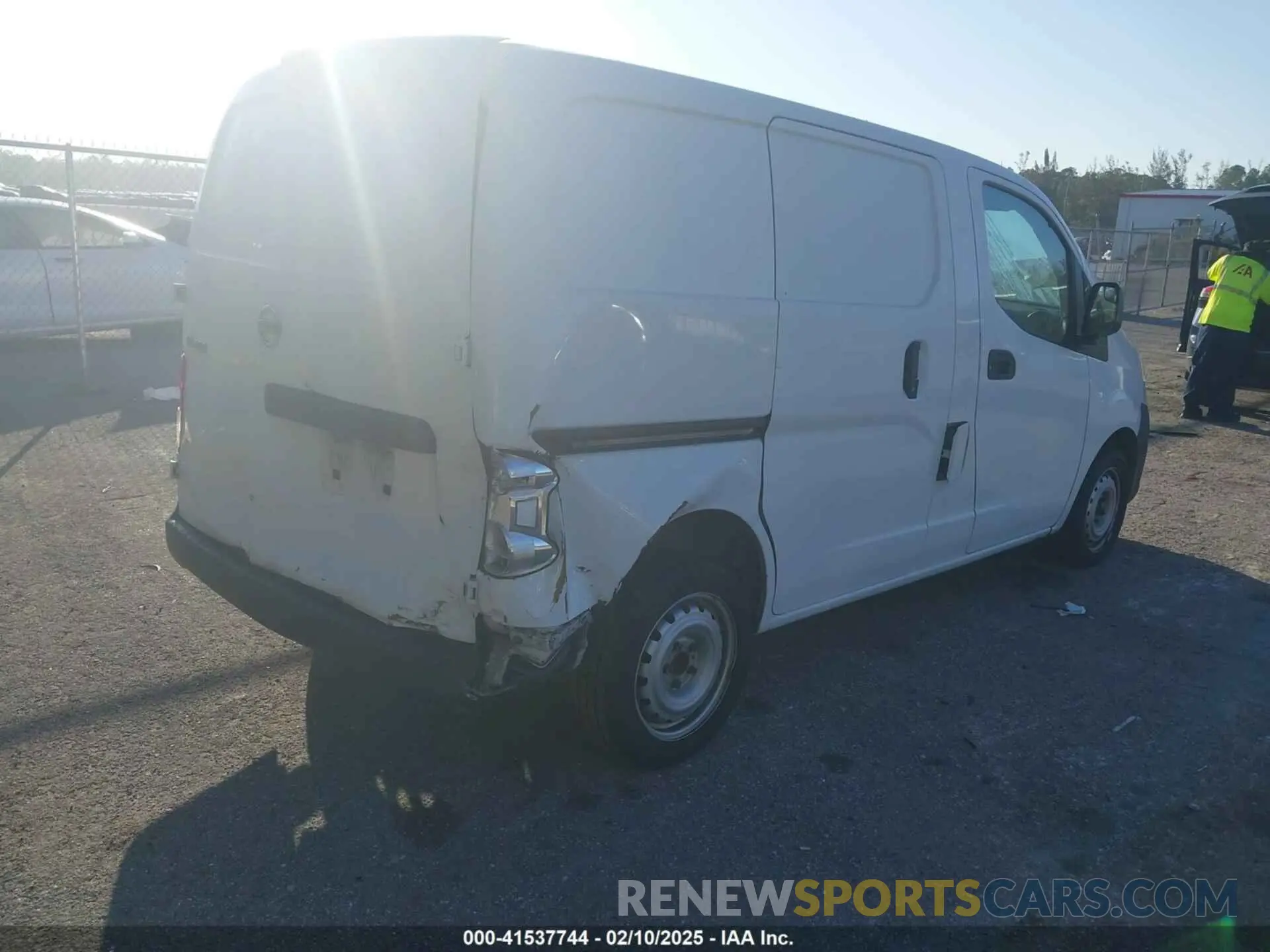 4 fotografías del automóvil dañado 3N6CM0KN9KK693153 NISSAN NV200 2019