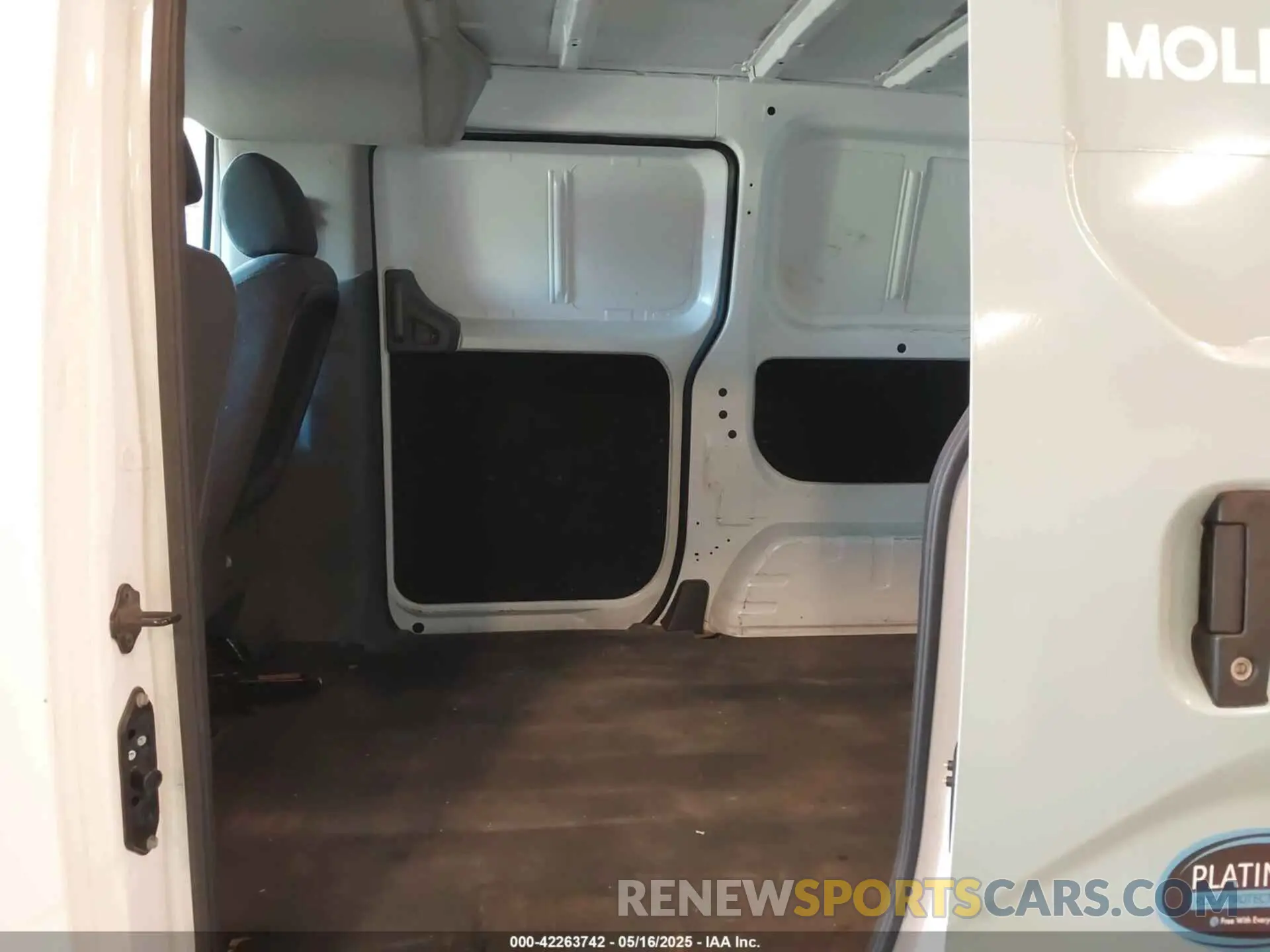 8 fotografías del automóvil dañado 3N6CM0KN9KK699096 NISSAN NV200 2019