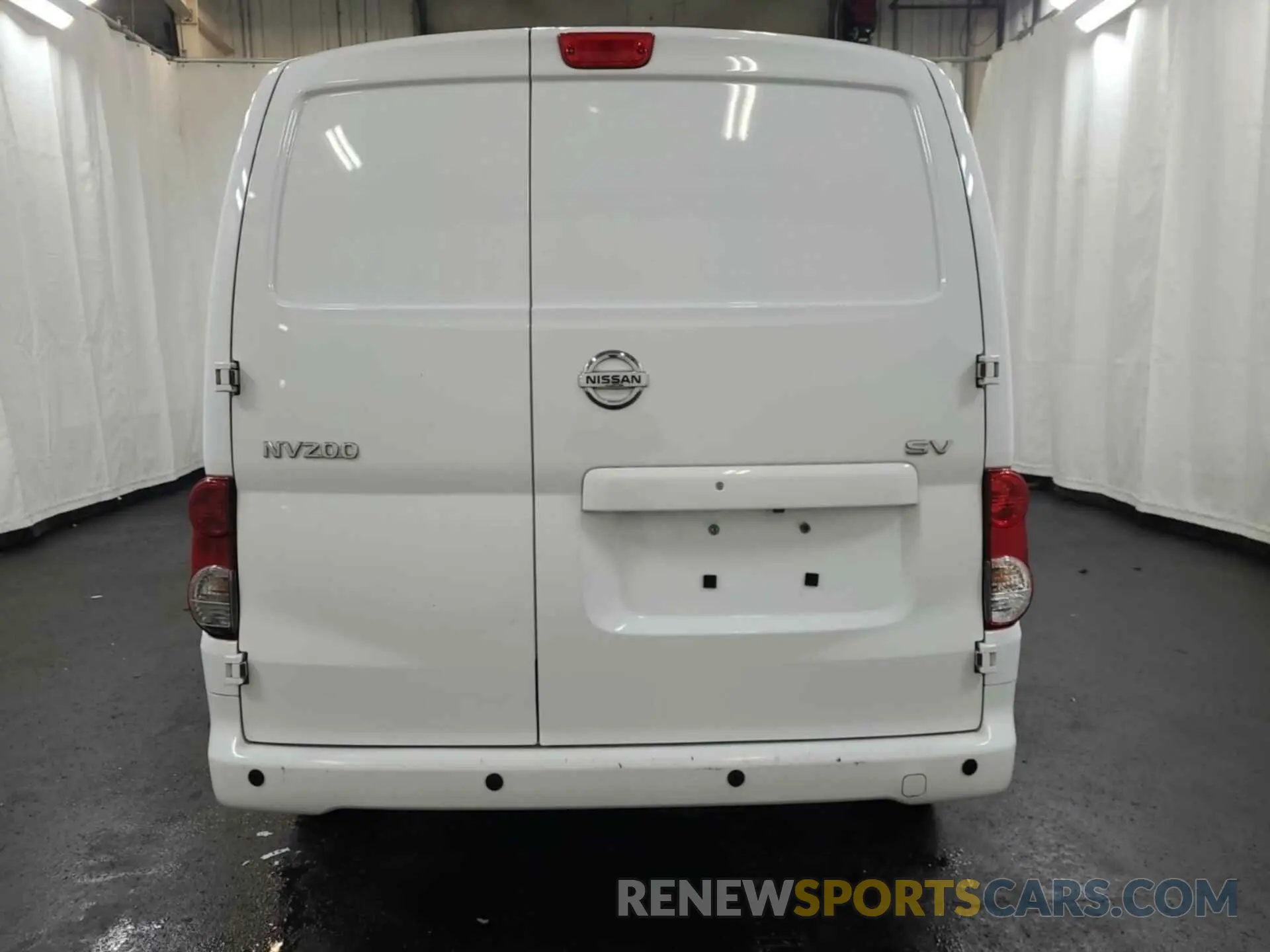 2 fotografías del automóvil dañado 3N6CM0KN3MK702920 NISSAN NV200 2021