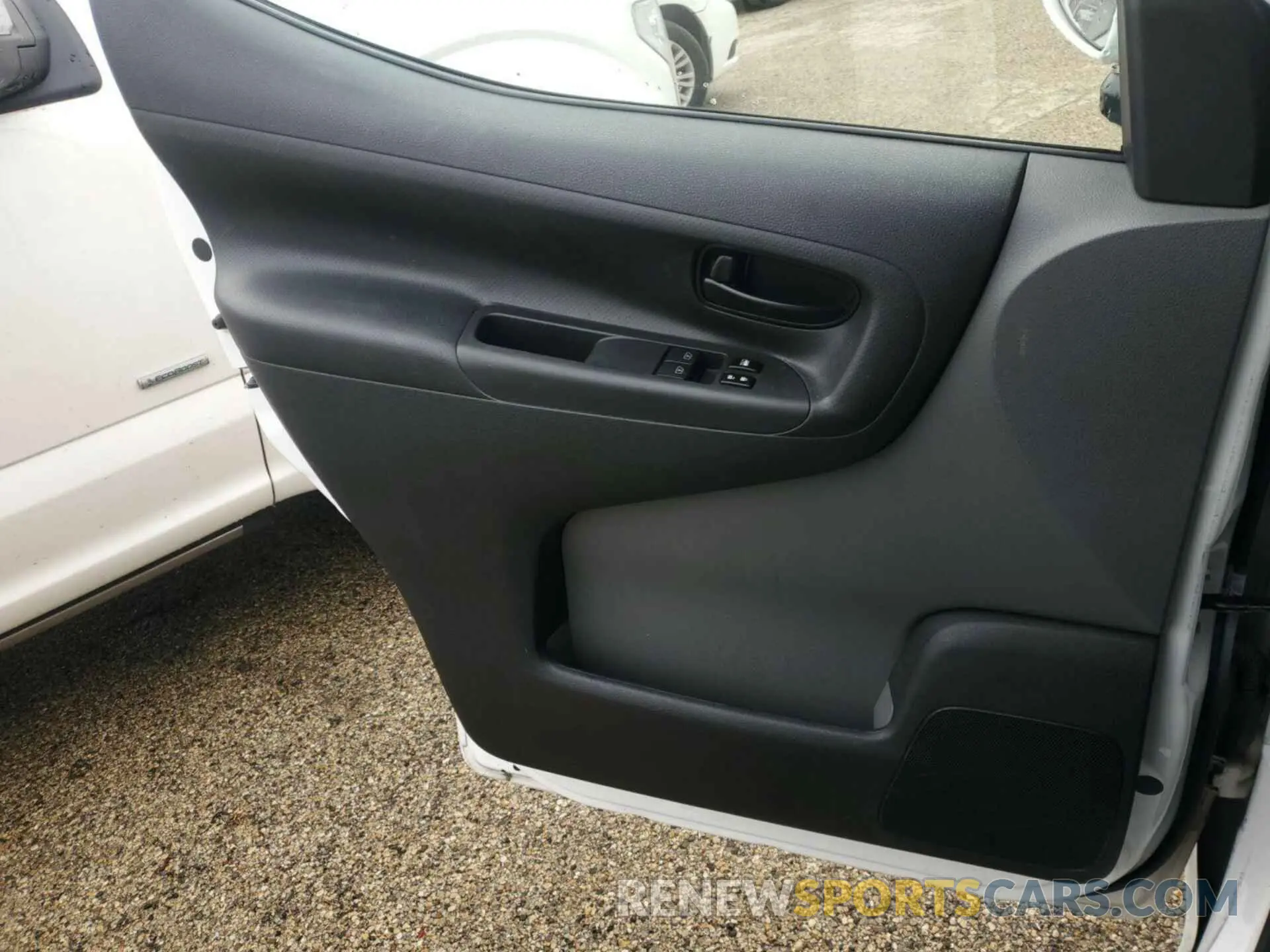 12 fotografías del automóvil dañado 3N6CM0KN6MK703284 NISSAN NV200 2021