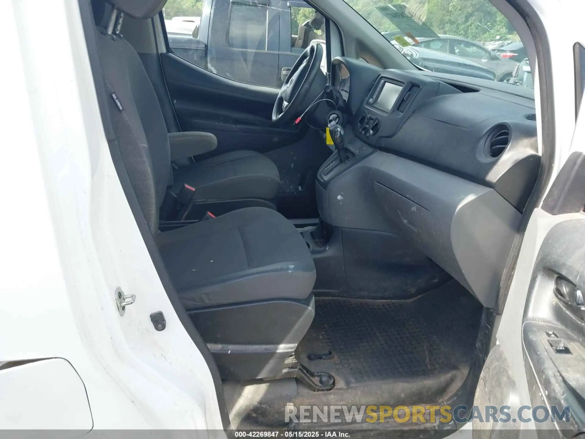 5 fotografías del automóvil dañado 3N6CM0KN3LK693280 NISSAN NV200  CARGO 2020