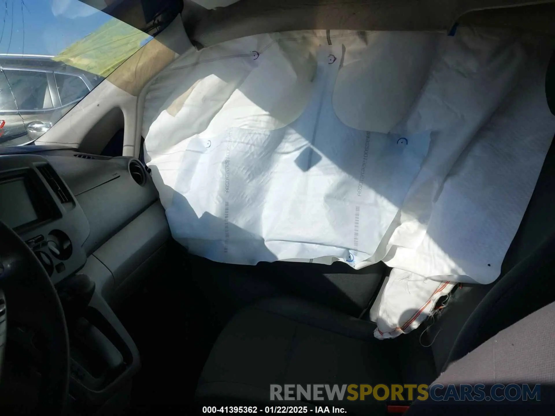 5 fotografías del automóvil dañado 3N6CM0KN6LK701131 NISSAN NV200  CARGO 2020