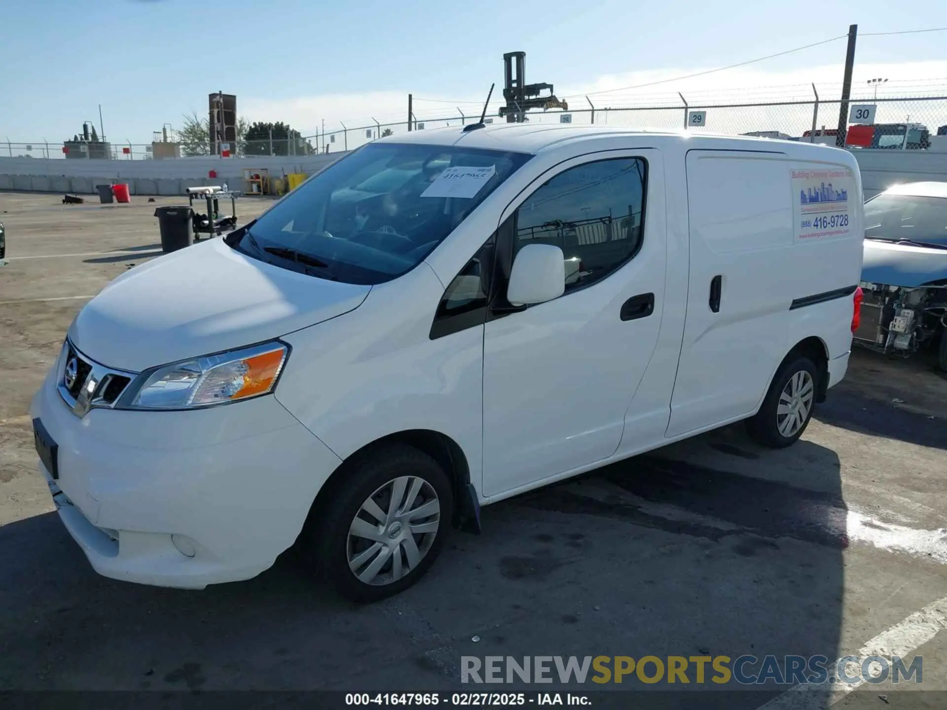 2 fotografías del automóvil dañado 3N6CM0KN7LK710372 NISSAN NV200  CARGO 2020
