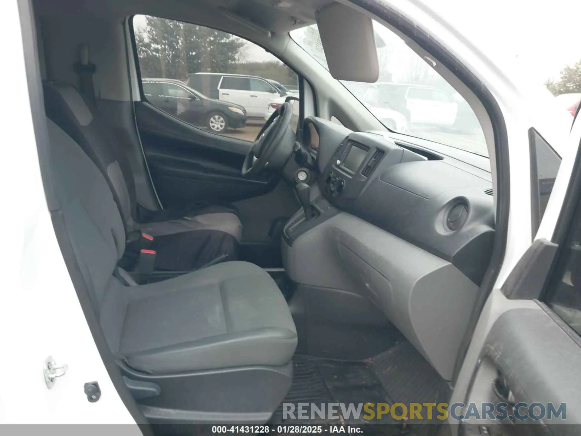5 fotografías del automóvil dañado 3N6CM0KN8LK703561 NISSAN NV200  CARGO 2020