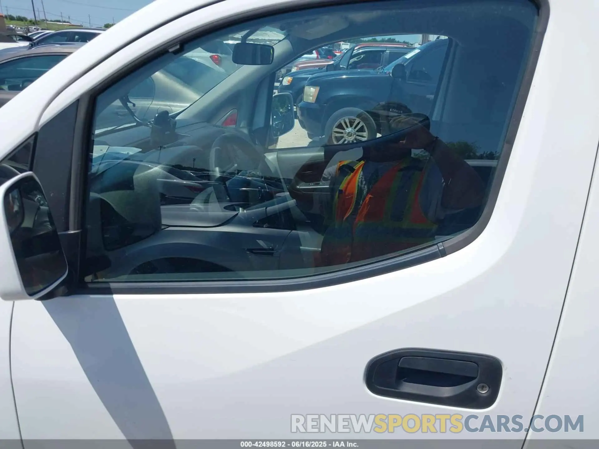 14 fotografías del automóvil dañado 3N6CM0KN8LK703706 NISSAN NV200  CARGO 2020