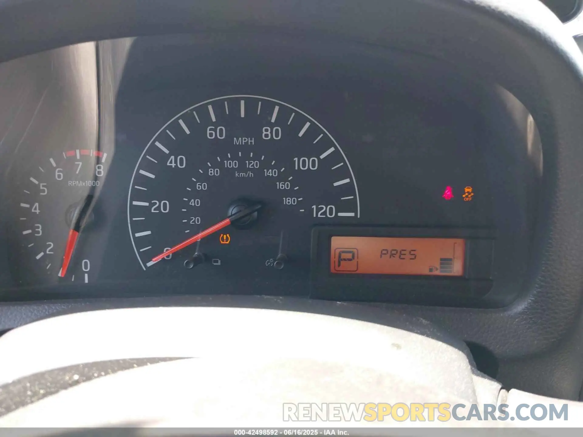 15 fotografías del automóvil dañado 3N6CM0KN8LK703706 NISSAN NV200  CARGO 2020