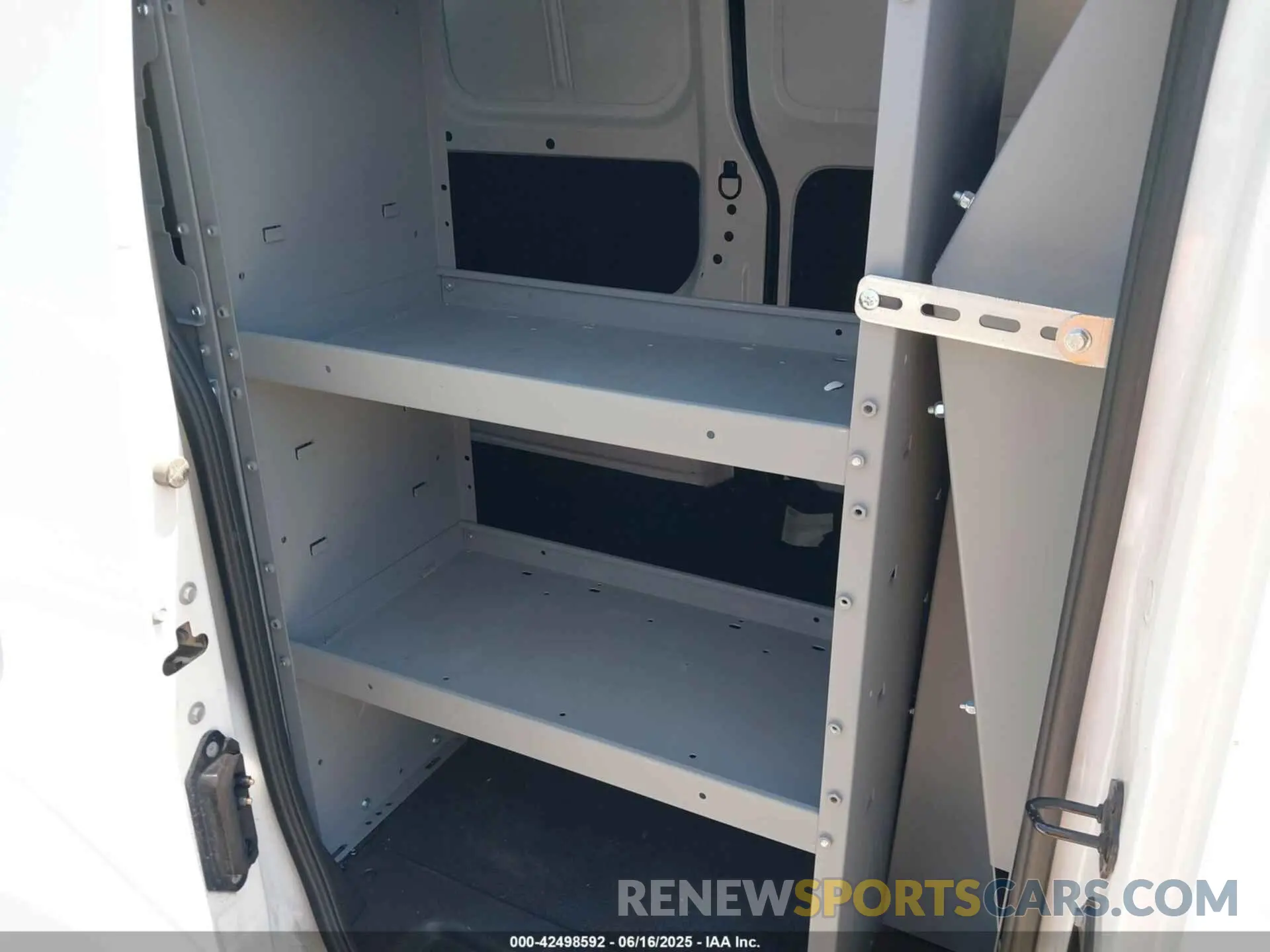 8 fotografías del automóvil dañado 3N6CM0KN8LK703706 NISSAN NV200  CARGO 2020