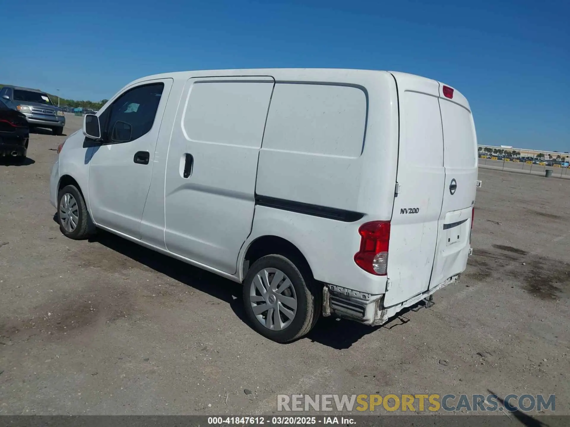 3 fotografías del automóvil dañado 3N6CM0KN9LK71O972 NISSAN NV200  CARGO 2020