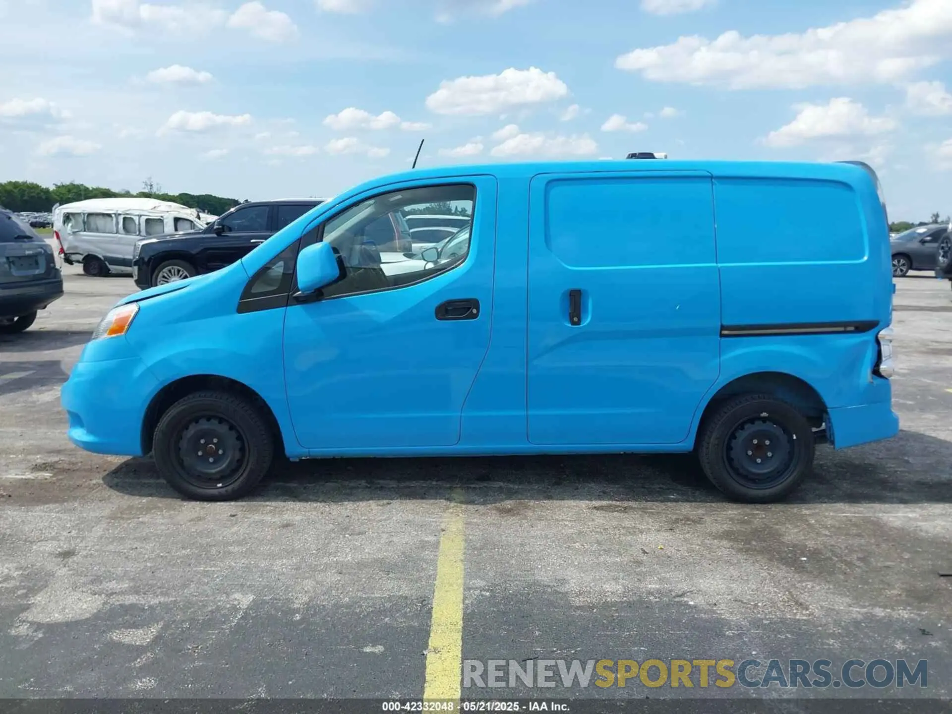 14 fotografías del automóvil dañado 3N6CM0KN0MK693609 NISSAN NV200  CARGO 2021