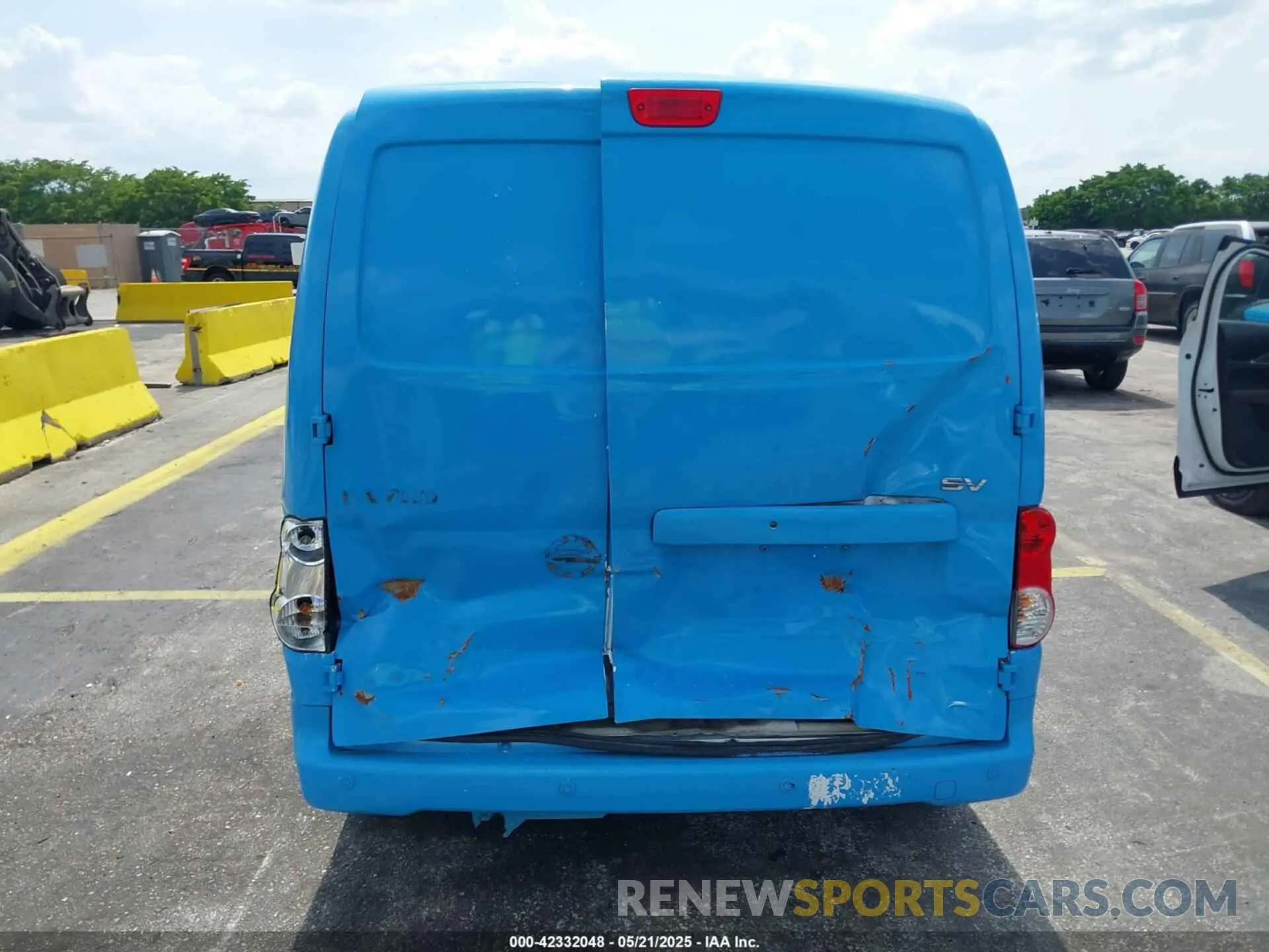 16 fotografías del automóvil dañado 3N6CM0KN0MK693609 NISSAN NV200  CARGO 2021
