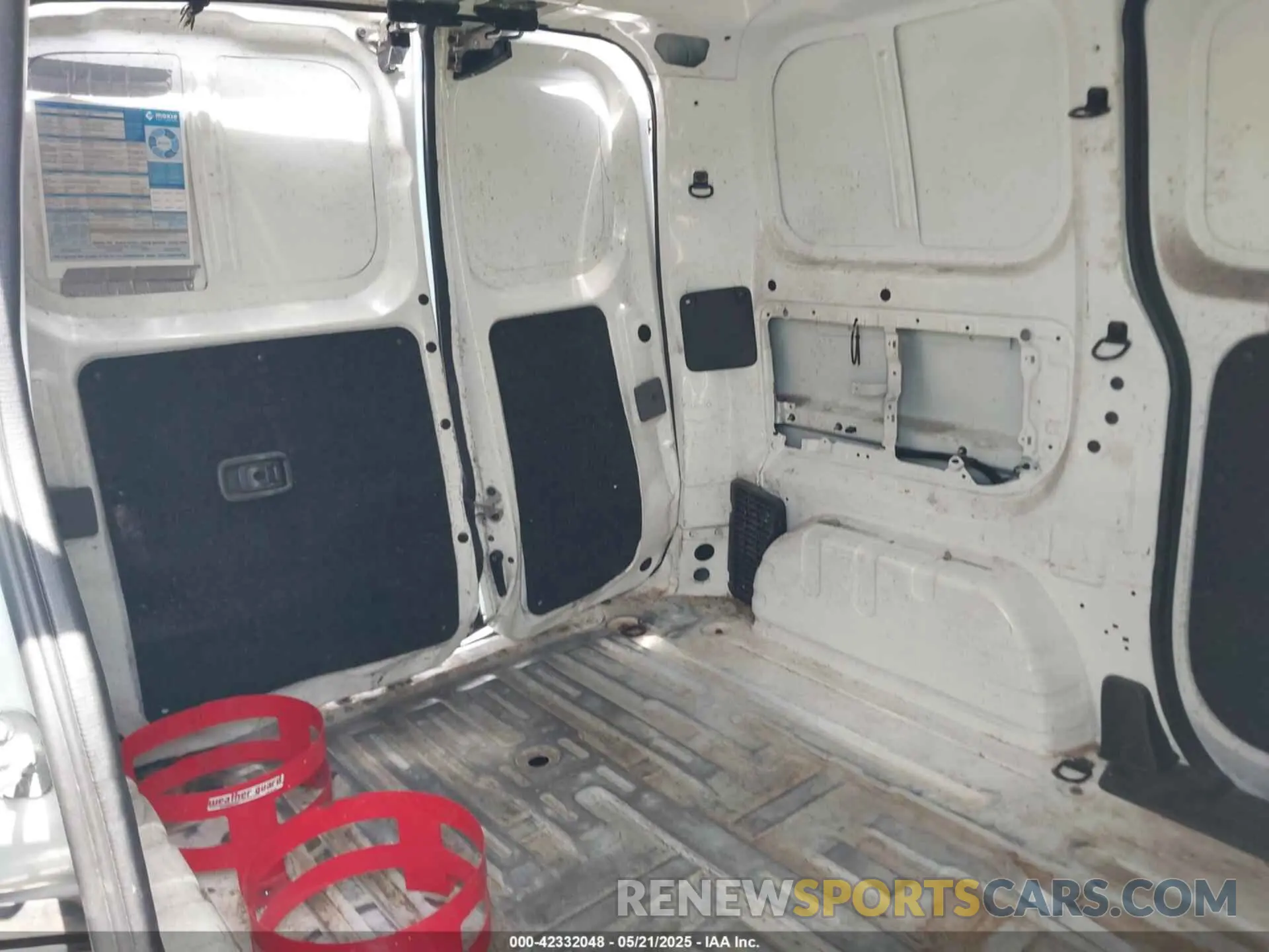 8 fotografías del automóvil dañado 3N6CM0KN0MK693609 NISSAN NV200  CARGO 2021