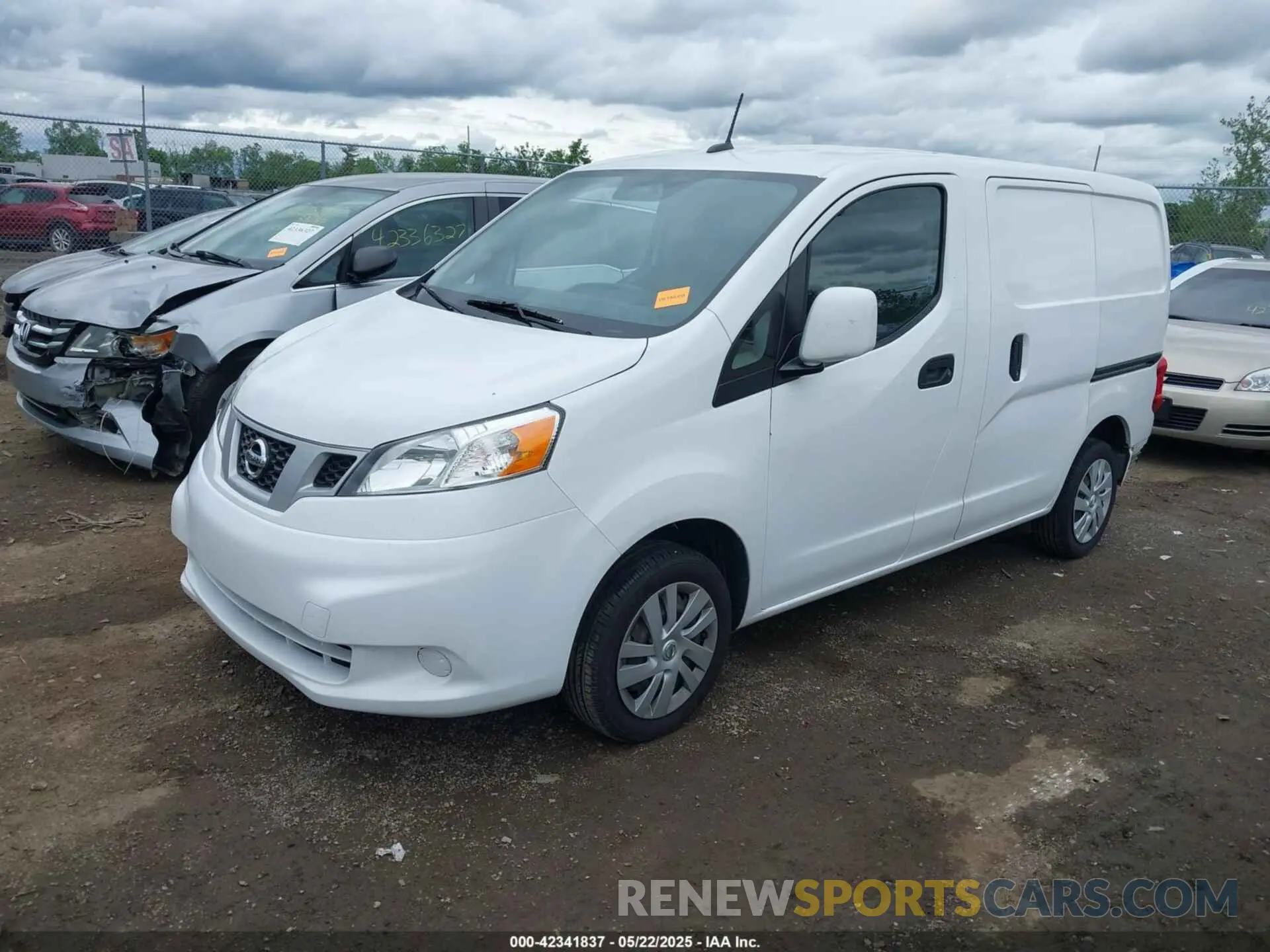 2 fotografías del automóvil dañado 3N6CM0KN3MK695547 NISSAN NV200  CARGO 2021