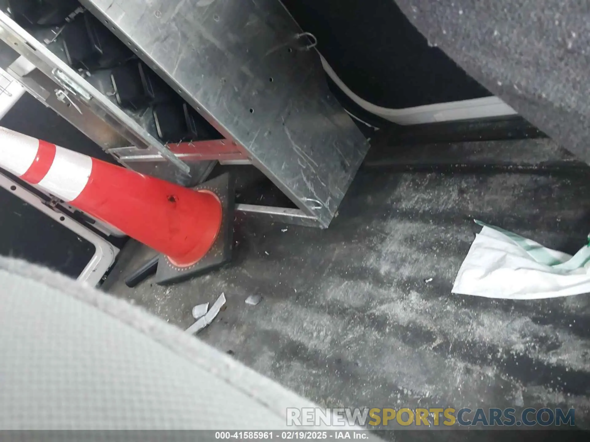 8 fotografías del automóvil dañado 3N6CM0KN6MK692142 NISSAN NV200  CARGO 2021