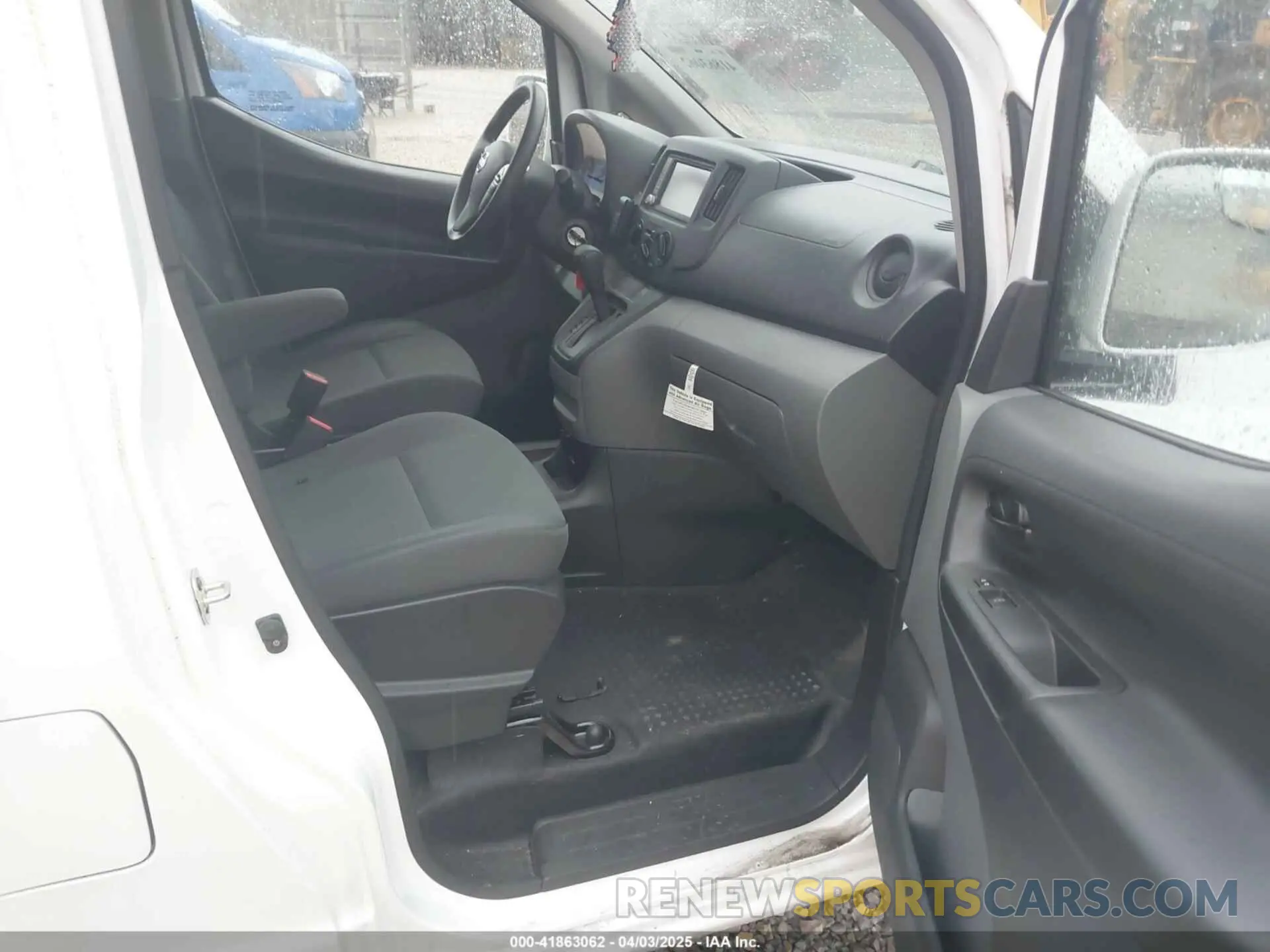 5 fotografías del automóvil dañado 3N6CM0KN6MK696675 NISSAN NV200  CARGO 2021