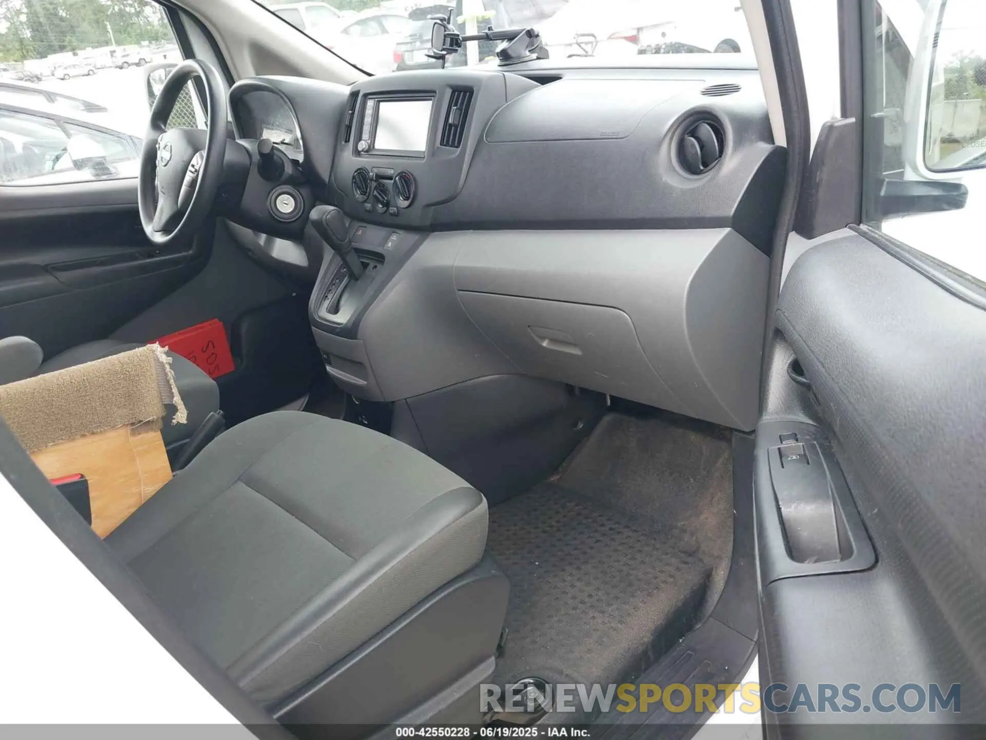 5 fotografías del automóvil dañado 3N6CM0KN8MK691459 NISSAN NV200  CARGO 2021