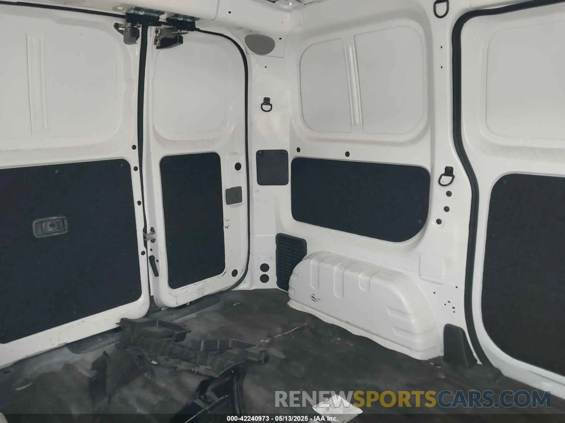 8 fotografías del automóvil dañado 3N6CM0KN9MK696704 NISSAN NV200  CARGO 2021