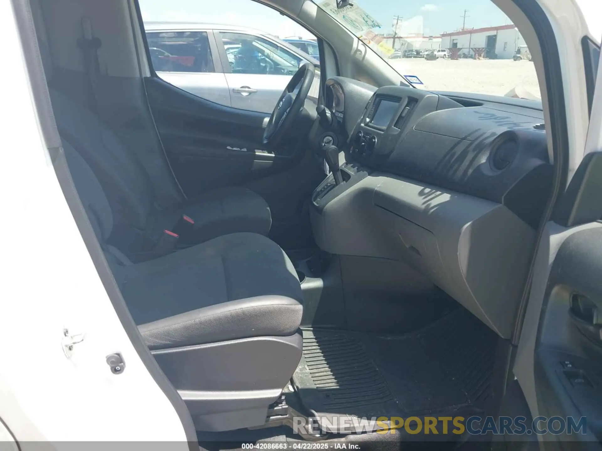 5 fotografías del automóvil dañado 3N6CM0KN9MK701951 NISSAN NV200  CARGO 2021